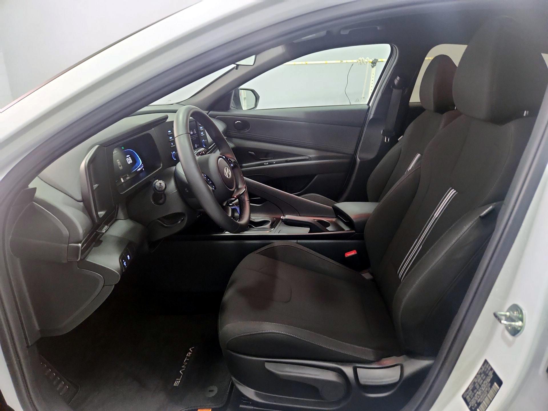 Thumbnail: 2025 Hyundai Elantra - 11