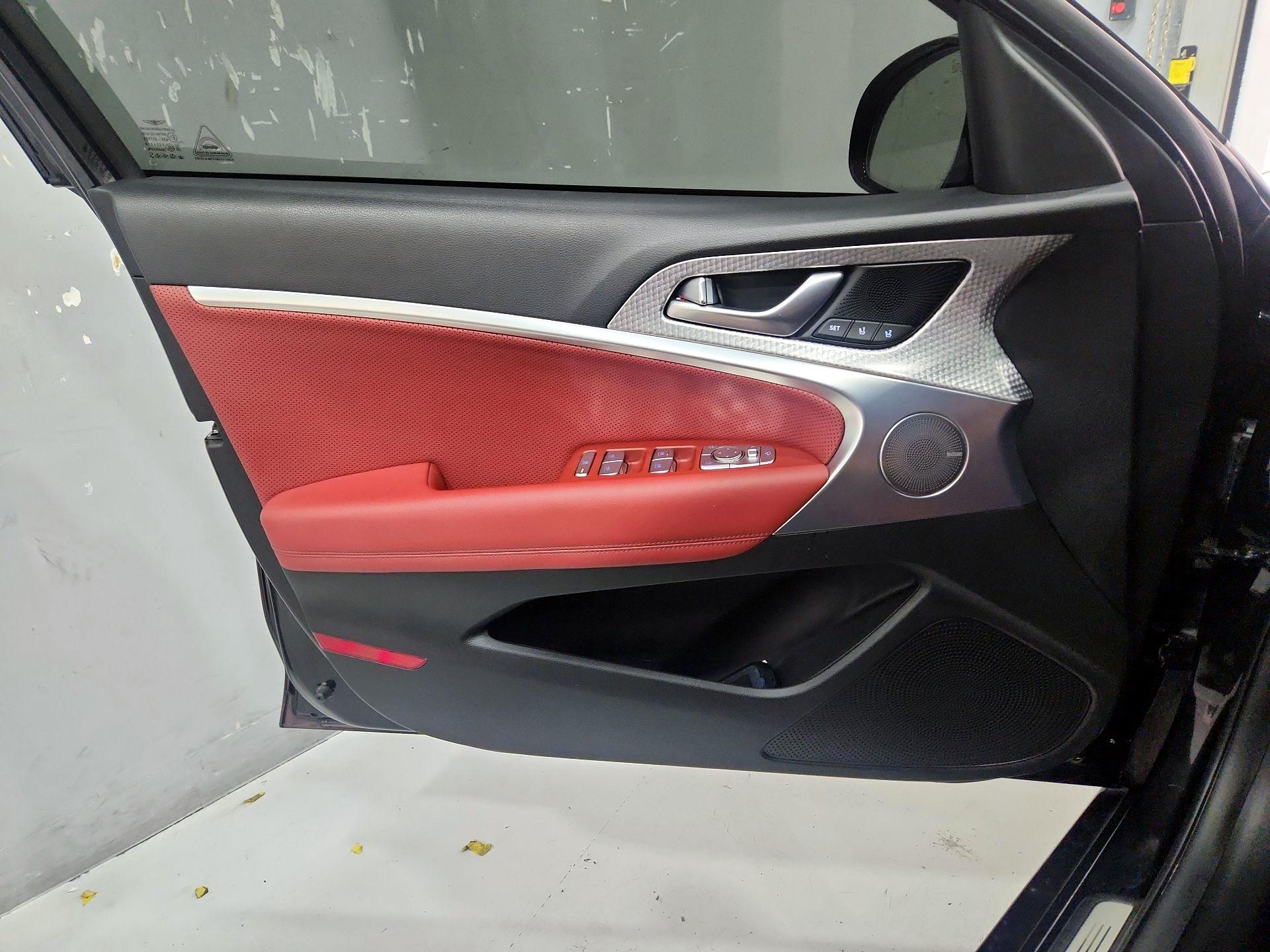Thumbnail: 2023 Genesis G70 - 12