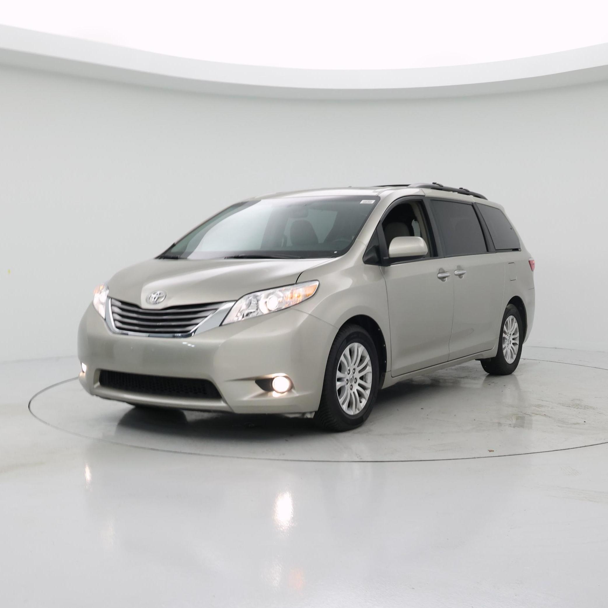 Thumbnail: 2017 Toyota Sienna - 4