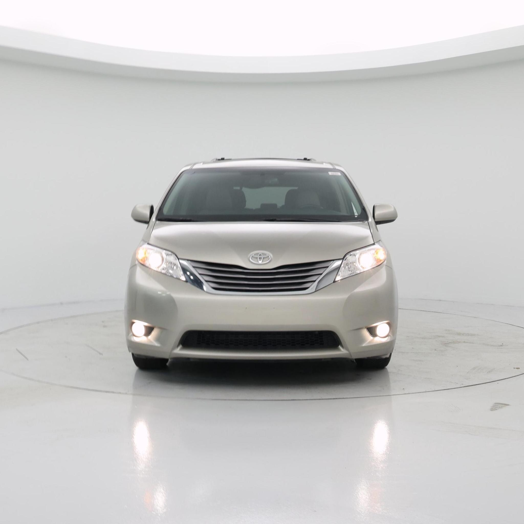 Thumbnail: 2017 Toyota Sienna - 5