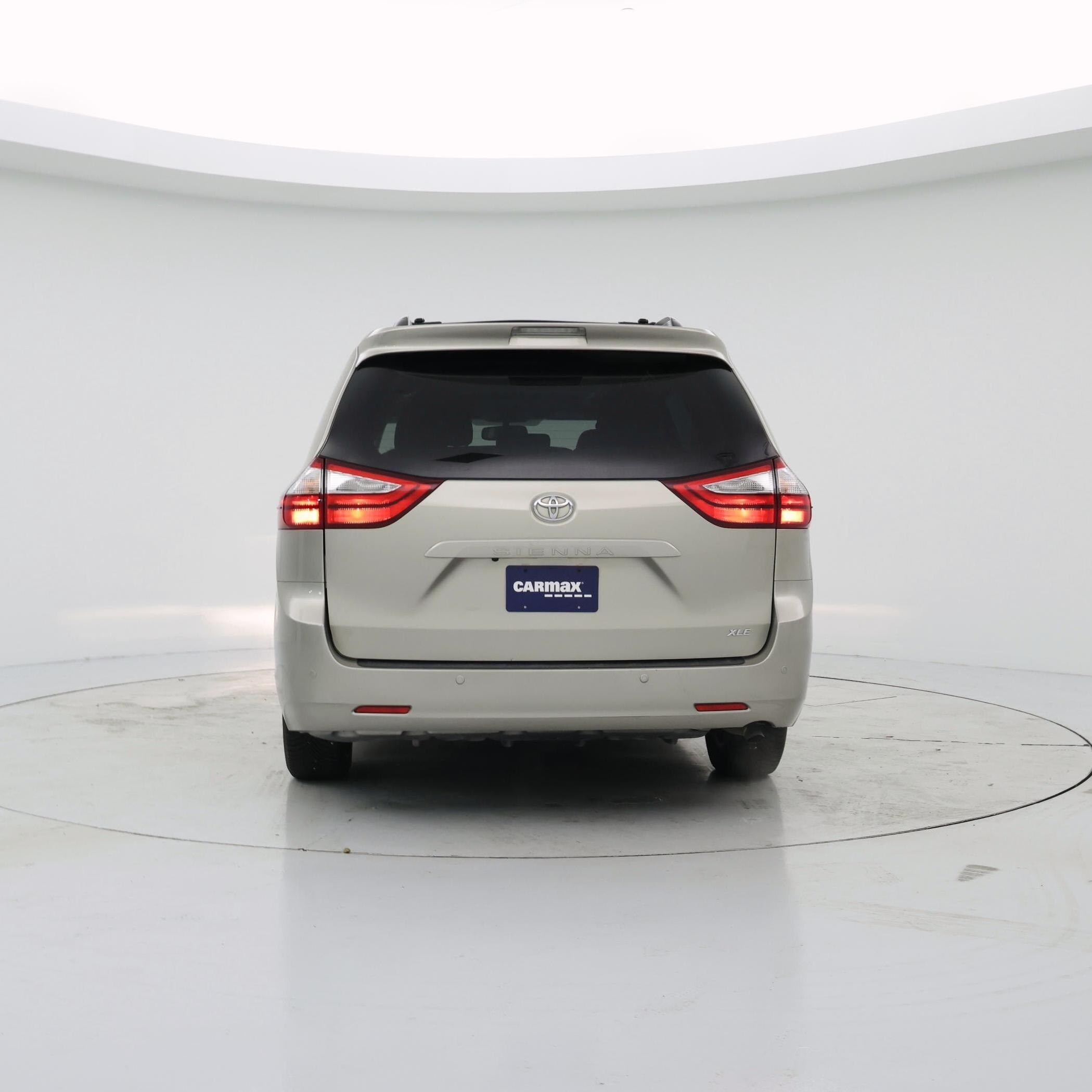 Thumbnail: 2017 Toyota Sienna - 6
