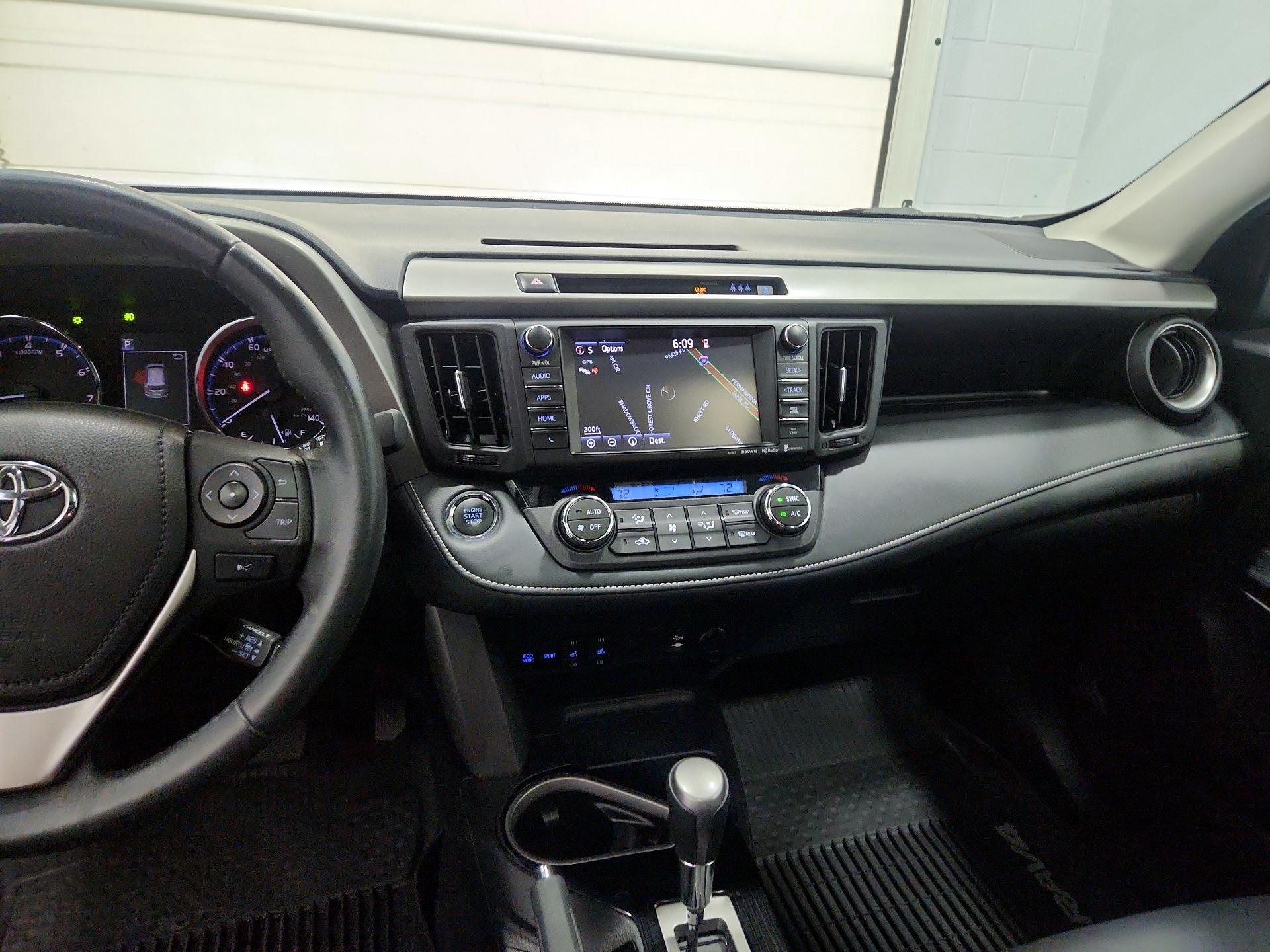 Thumbnail: 2017 Toyota RAV4 - 9