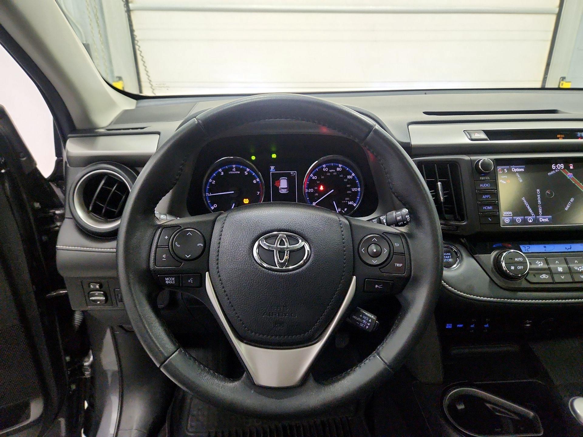 Thumbnail: 2017 Toyota RAV4 - 10