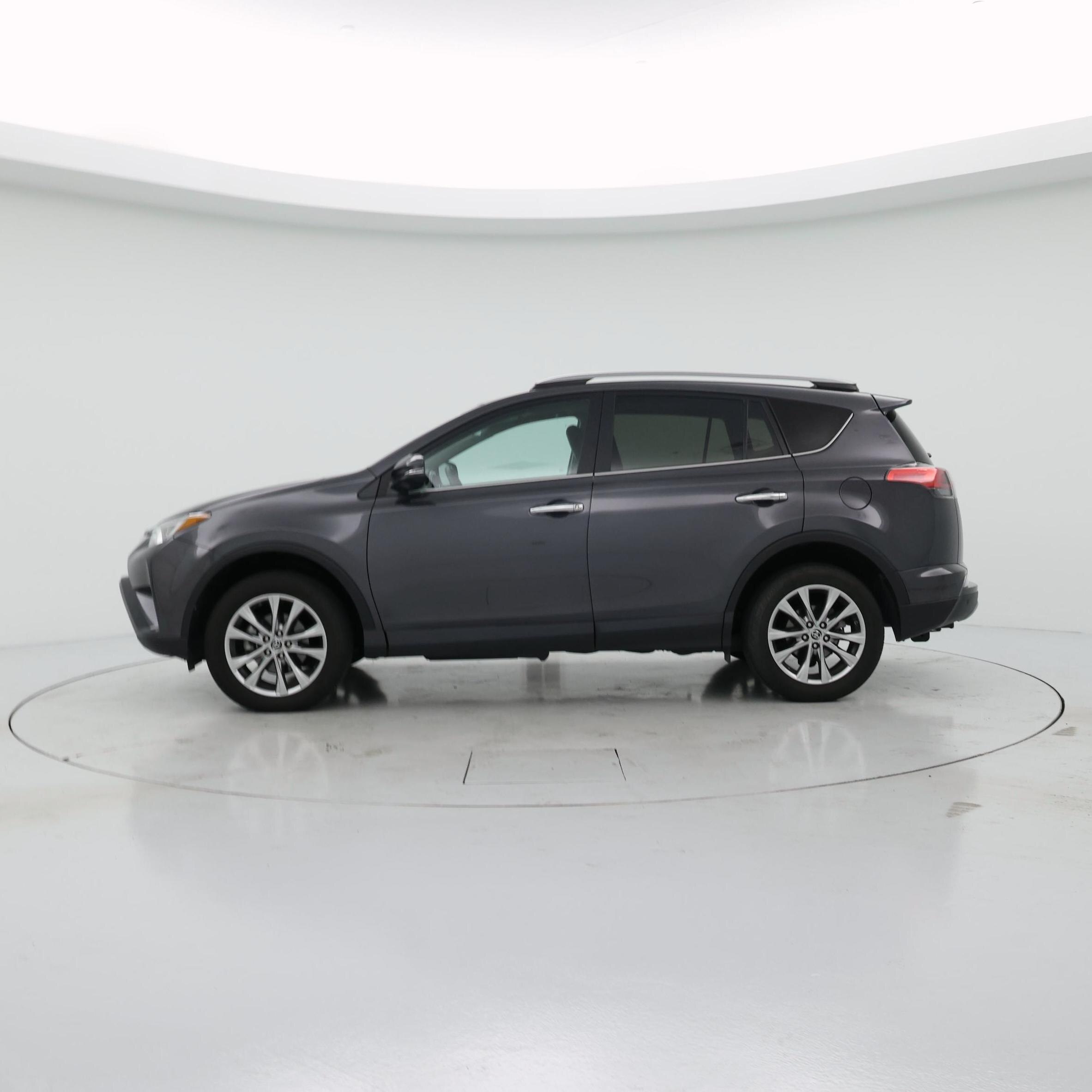 Thumbnail: 2017 Toyota RAV4 - 3