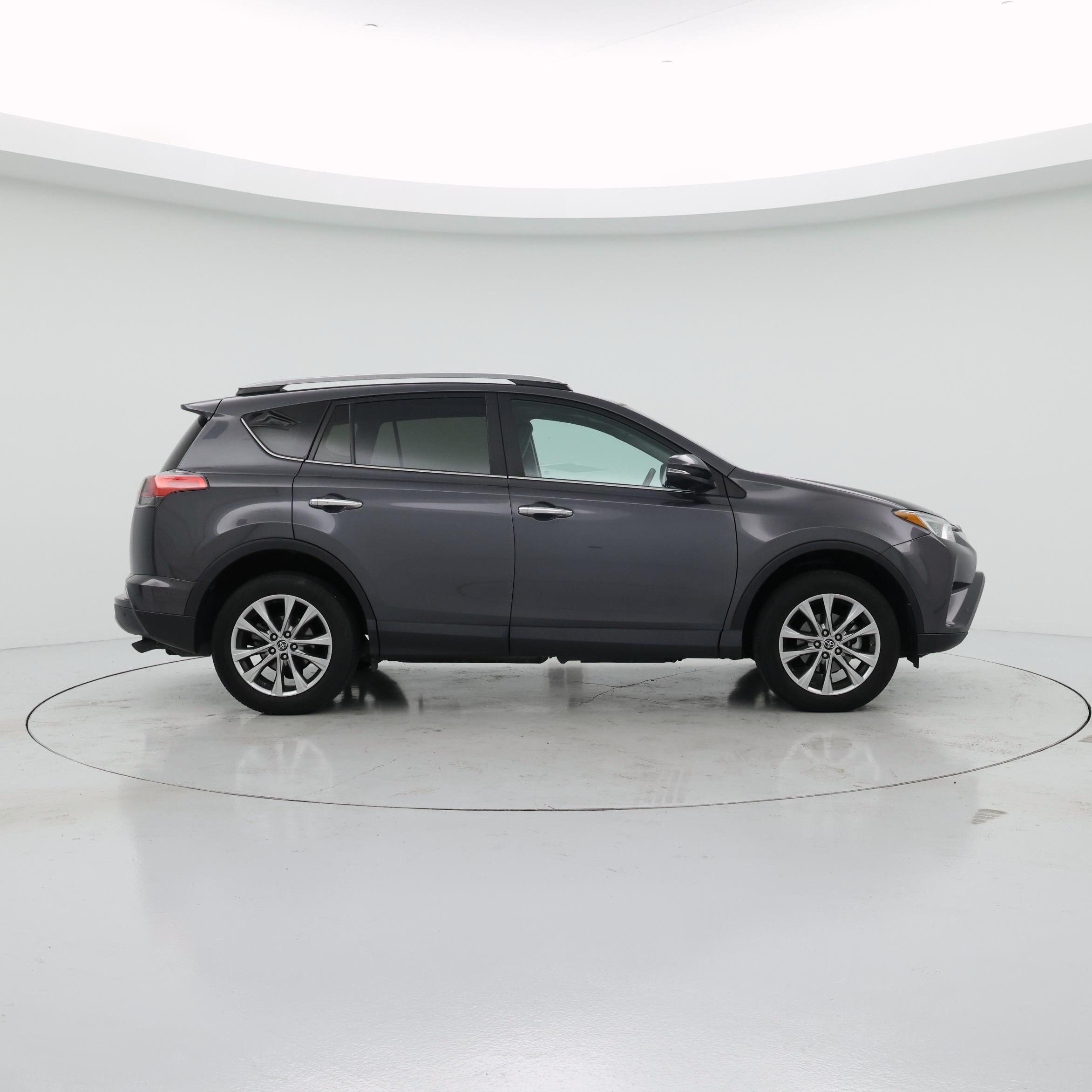Thumbnail: 2017 Toyota RAV4 - 7