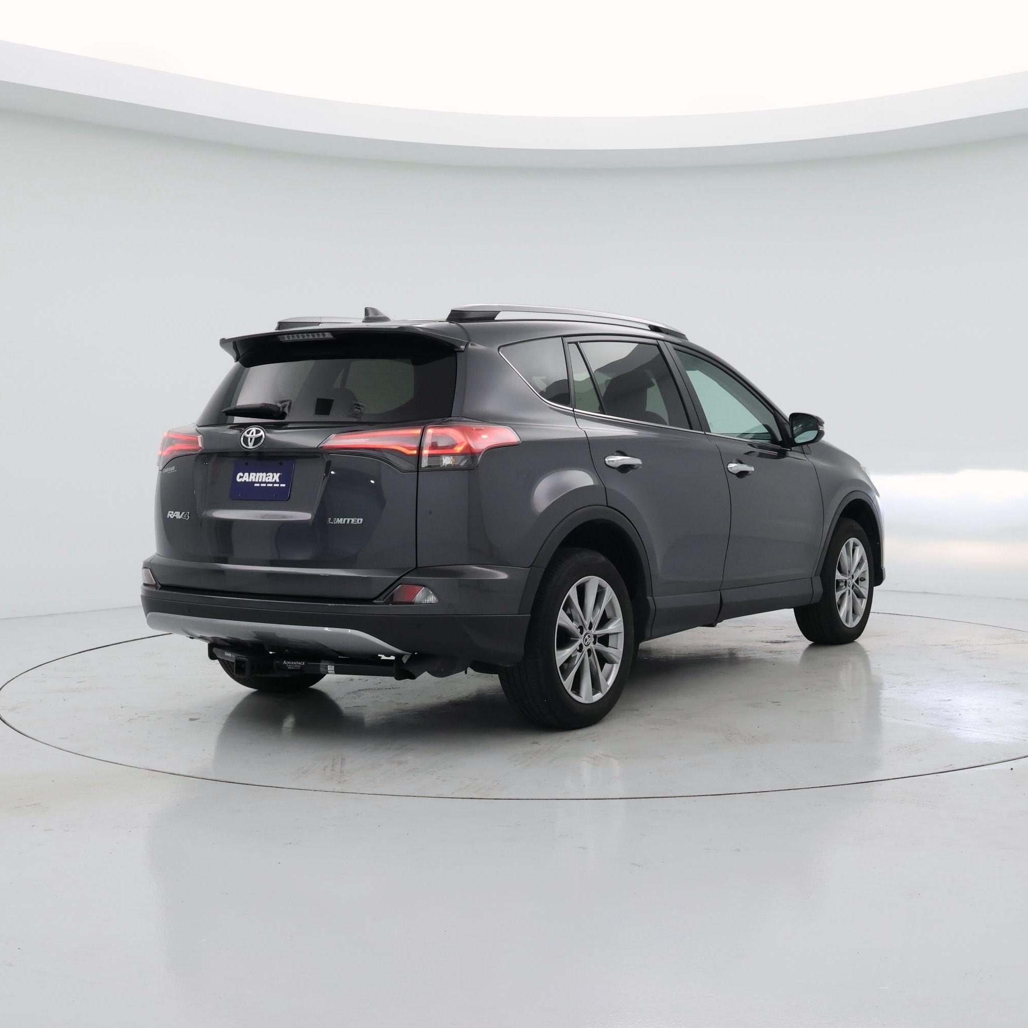 Thumbnail: 2017 Toyota RAV4 - 8