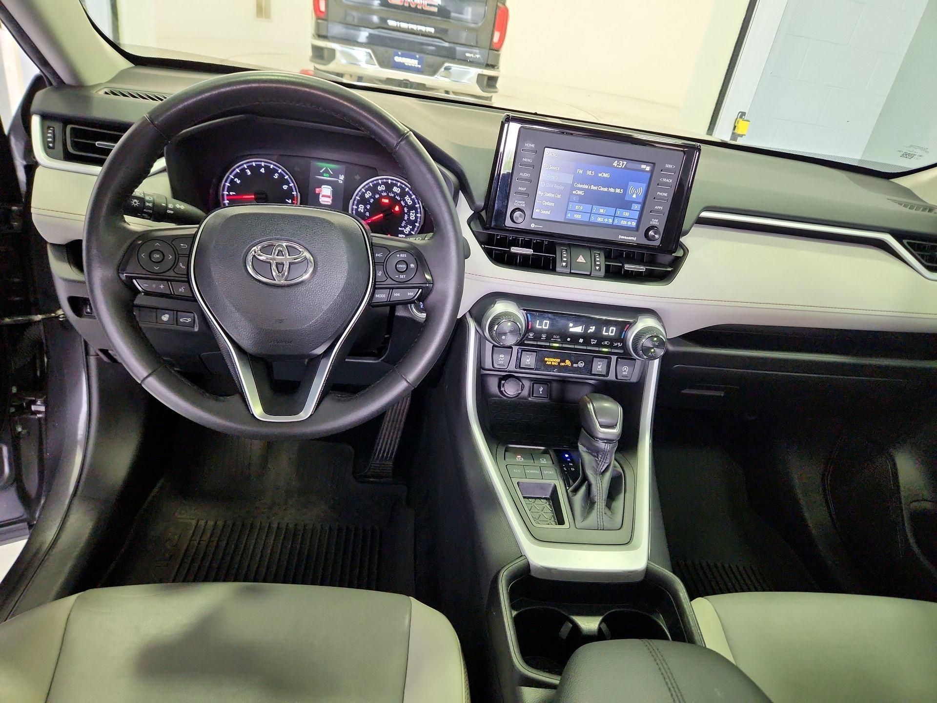 Thumbnail: 2021 Toyota RAV4 - 9