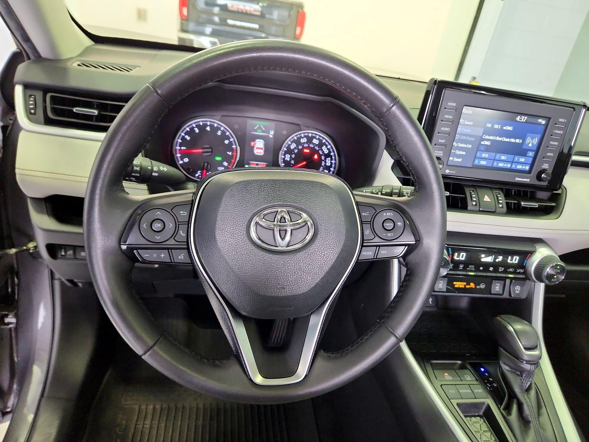 Thumbnail: 2021 Toyota RAV4 - 10