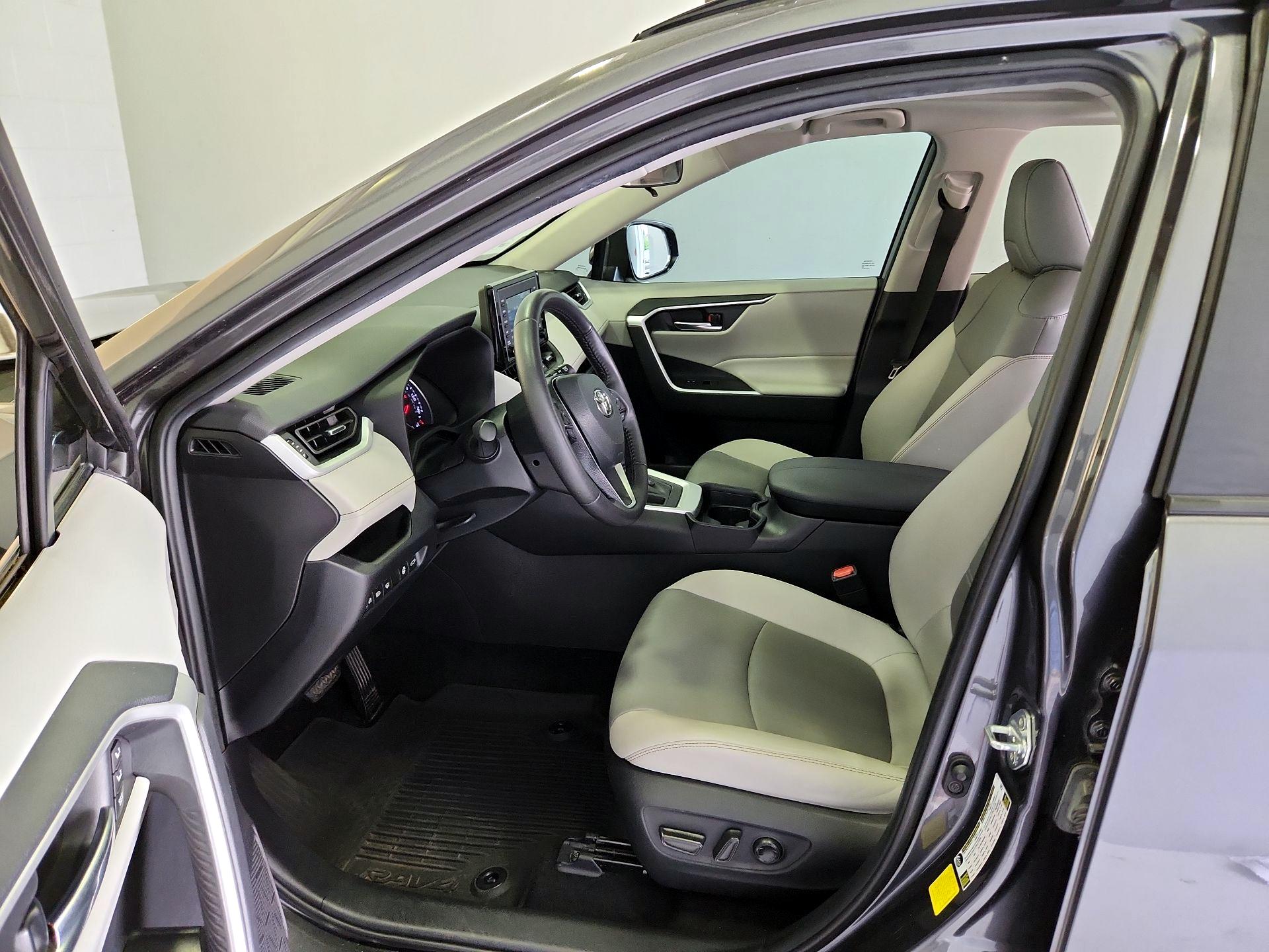Thumbnail: 2021 Toyota RAV4 - 11