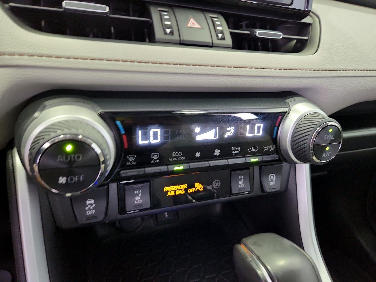 2021 Toyota RAV4 XLE Premium - Photo 17