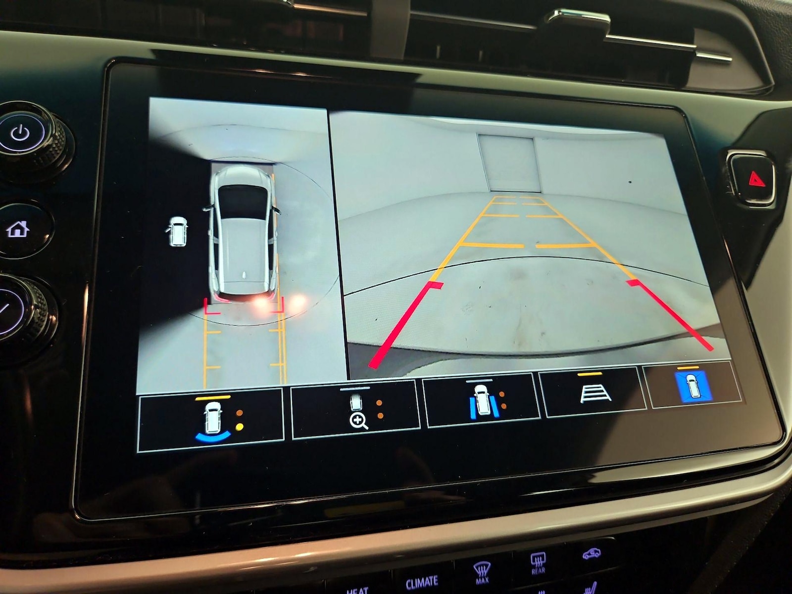 2023 Chevrolet Bolt EV 2LT - Photo 15
