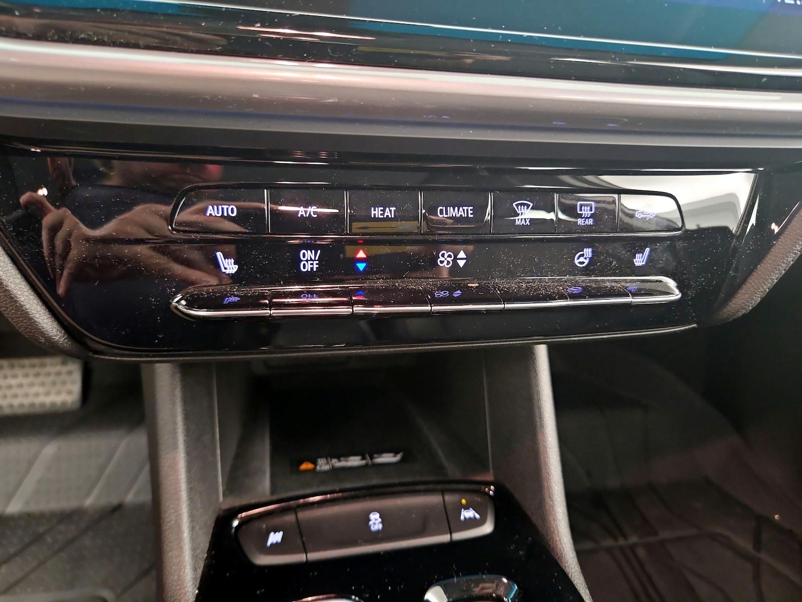 2023 Chevrolet Bolt EV 2LT - Photo 17