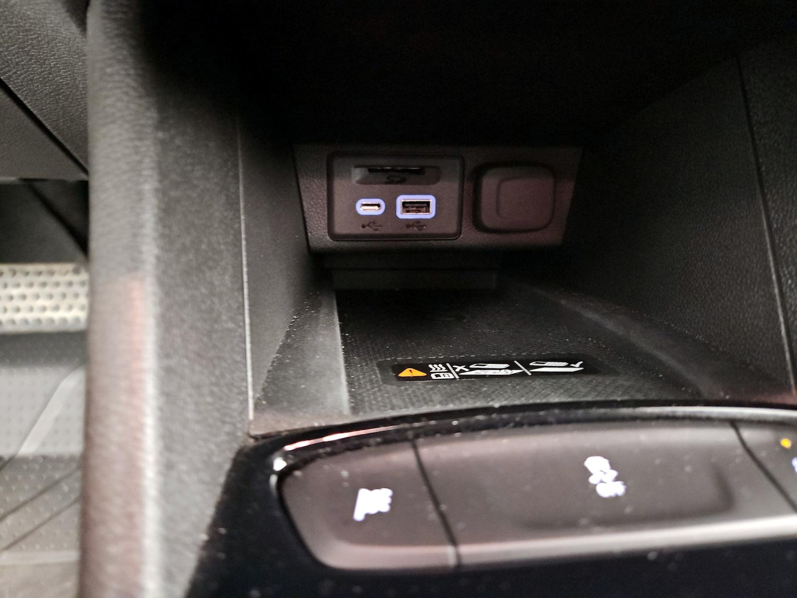 2023 Chevrolet Bolt EV 2LT - Photo 19