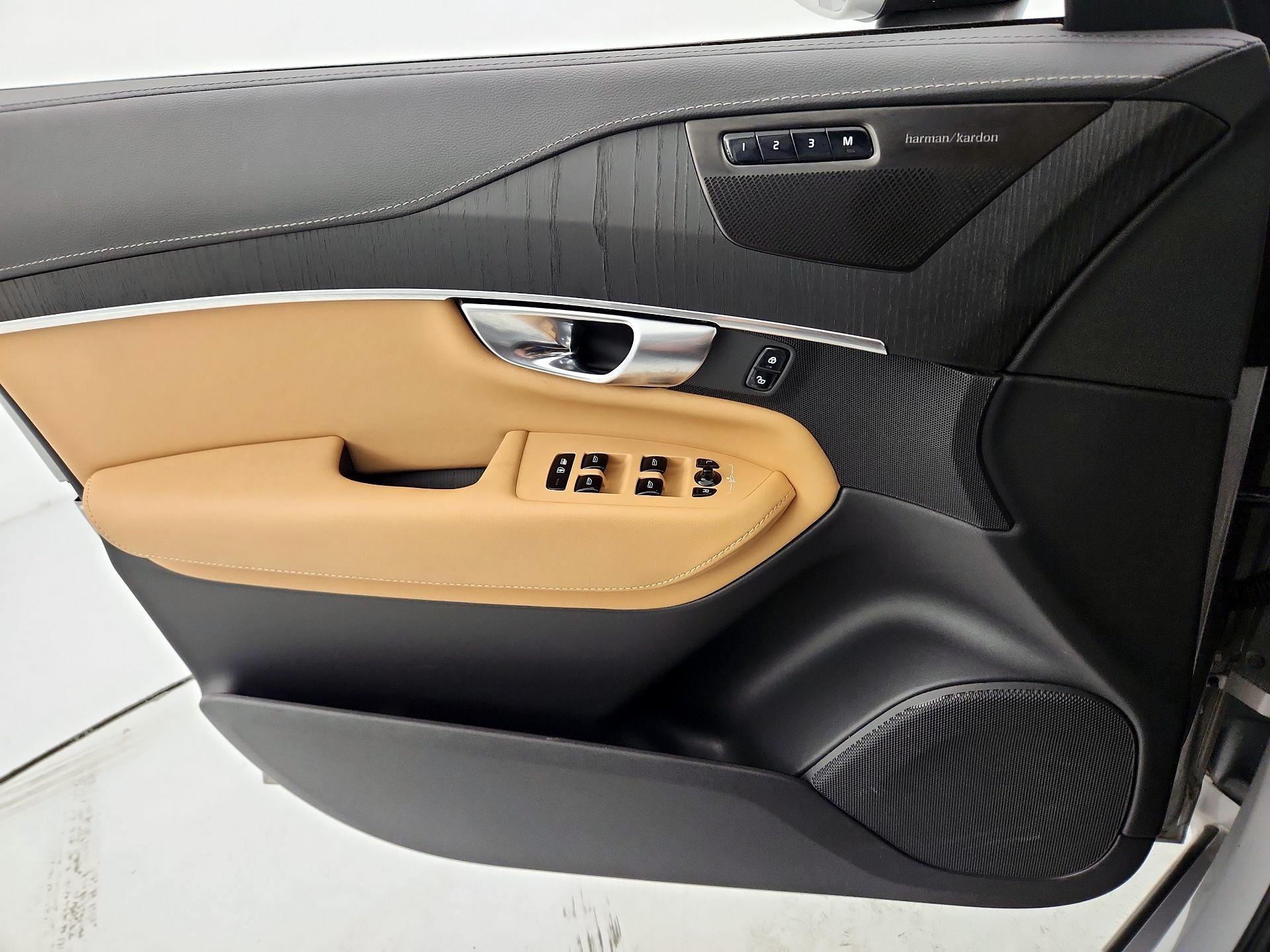 Thumbnail: 2025 Volvo XC90 - 12