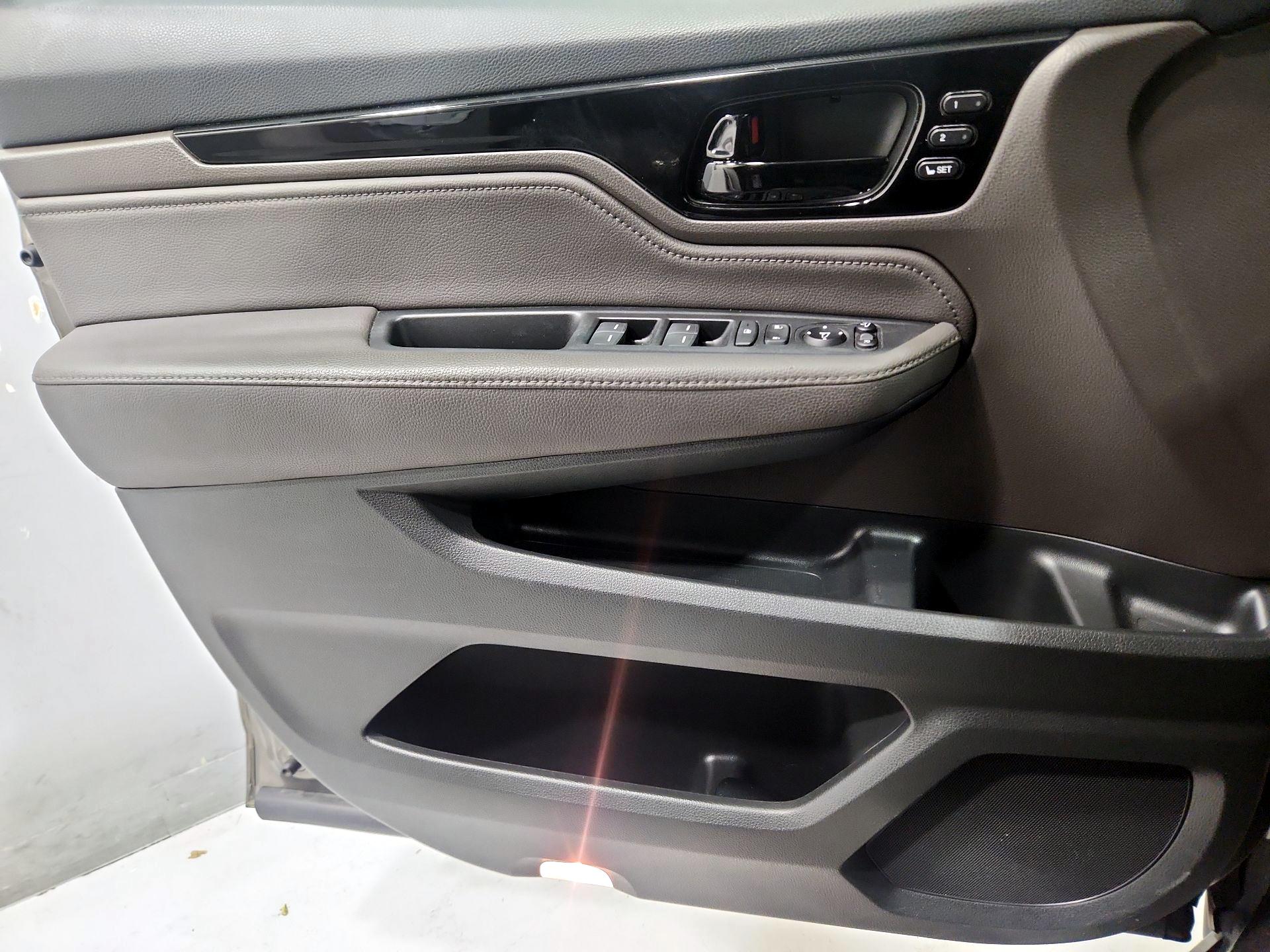 Thumbnail: 2018 Honda Odyssey - 12
