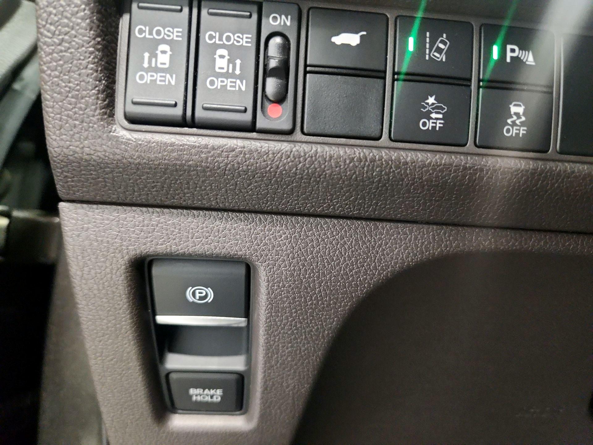 Thumbnail: 2018 Honda Odyssey - 13