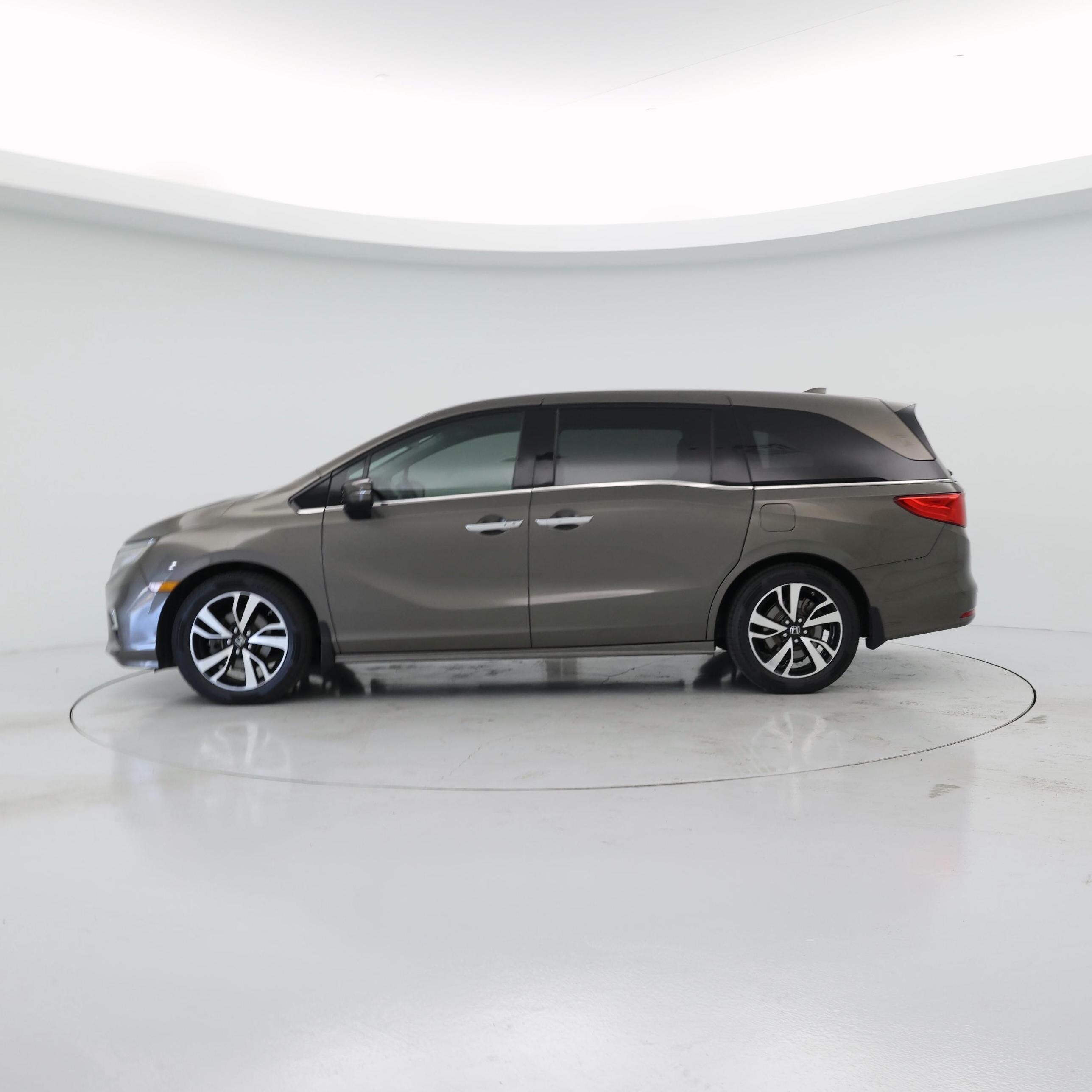 Thumbnail: 2018 Honda Odyssey - 3