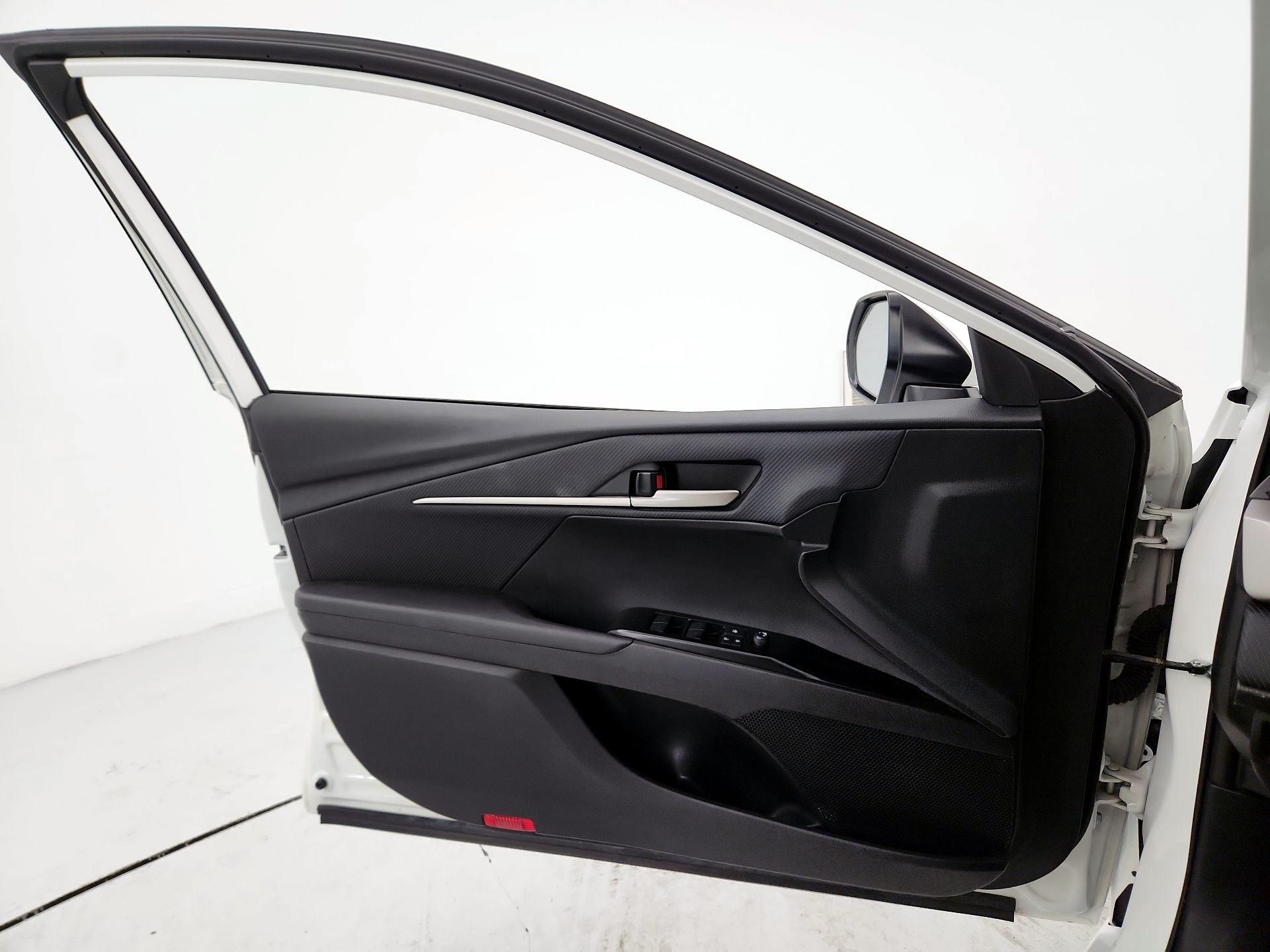 Thumbnail: 2025 Toyota Camry - 12