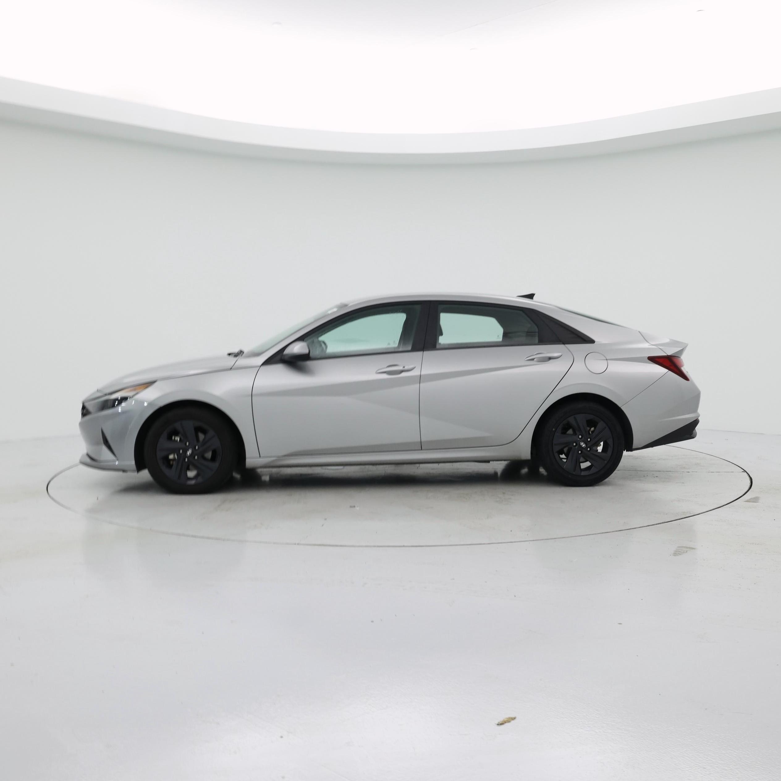 Thumbnail: 2023 Hyundai Elantra - 3