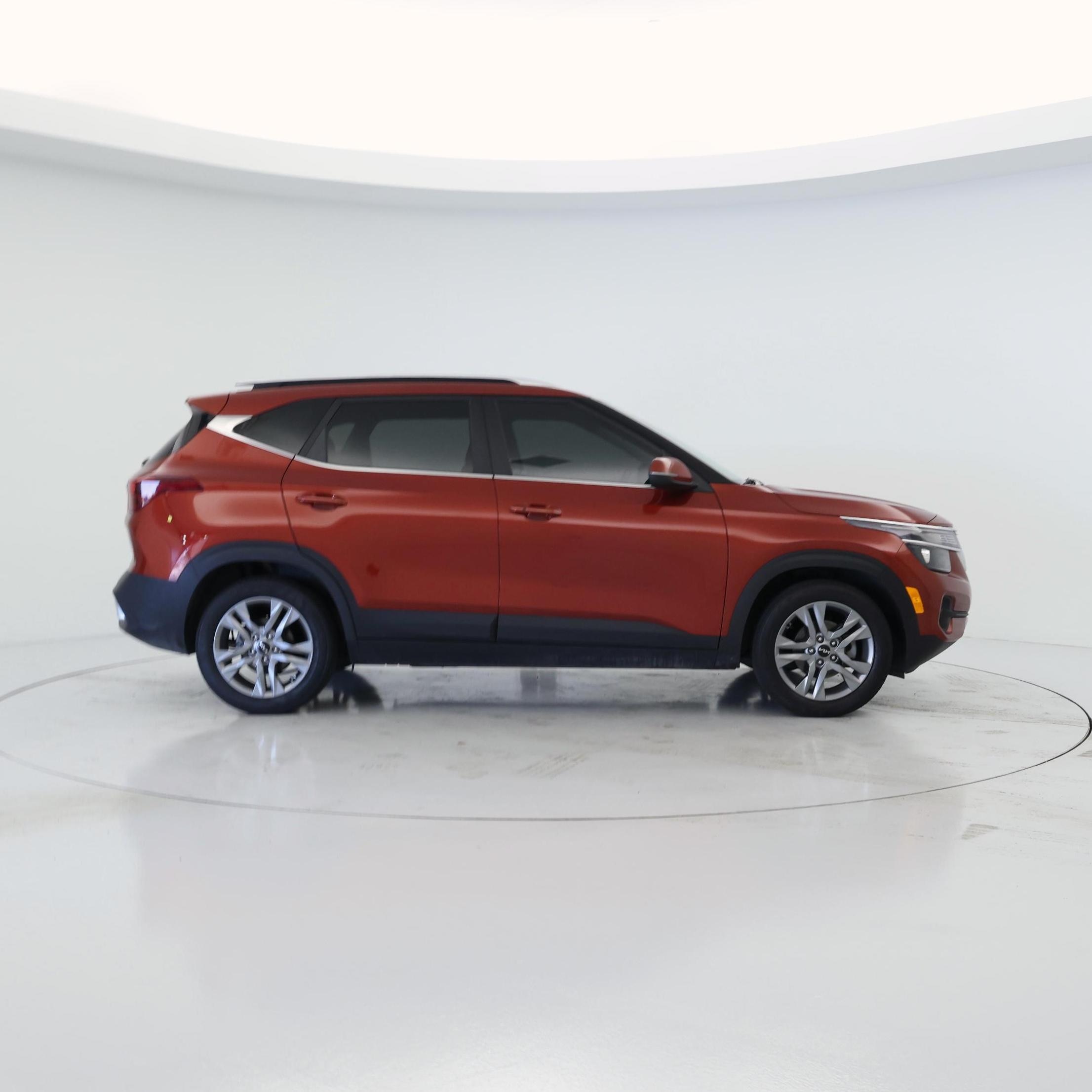 Thumbnail: 2023 Kia Seltos - 7