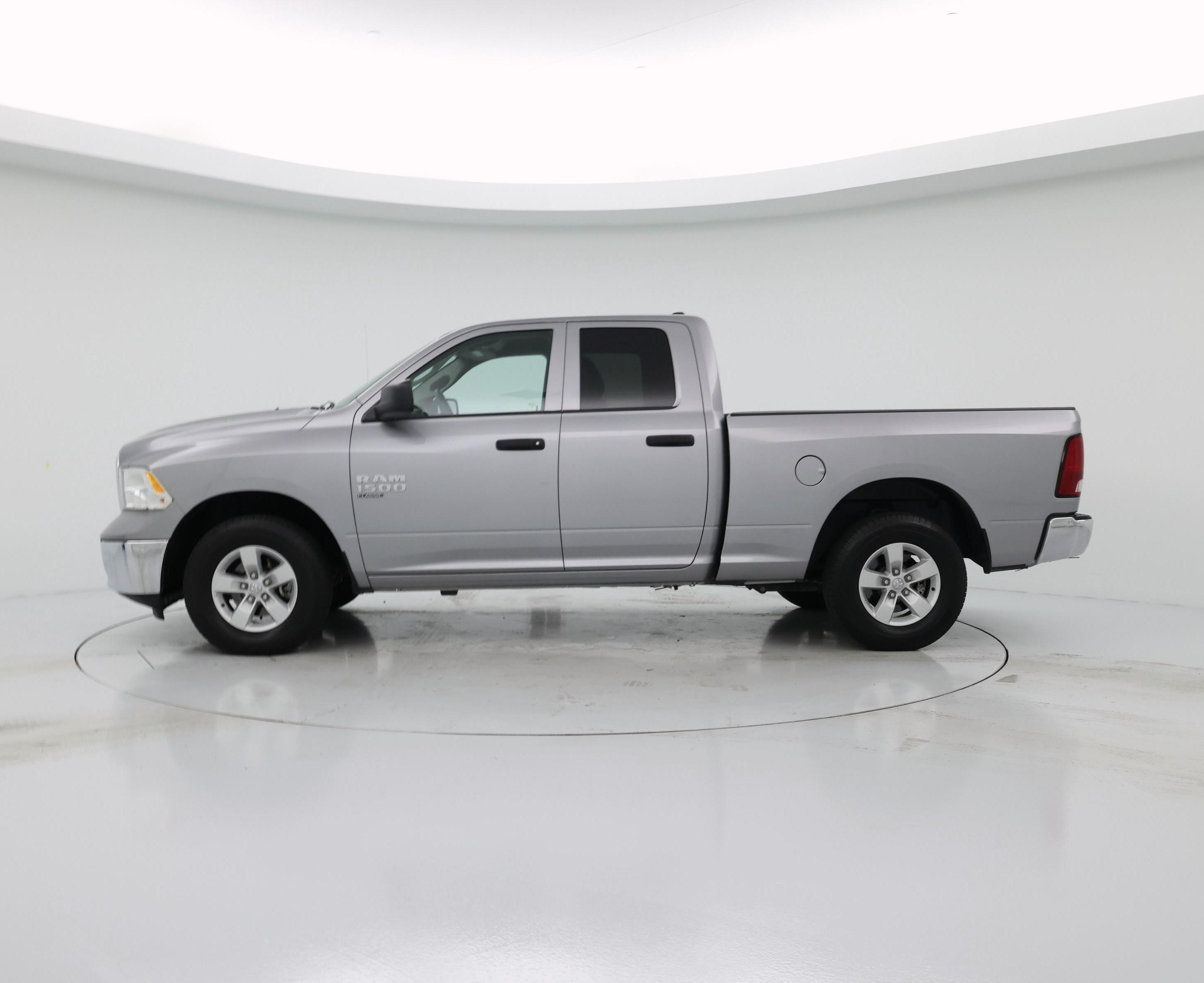 Thumbnail: 2024 RAM 1500 Classic - 3