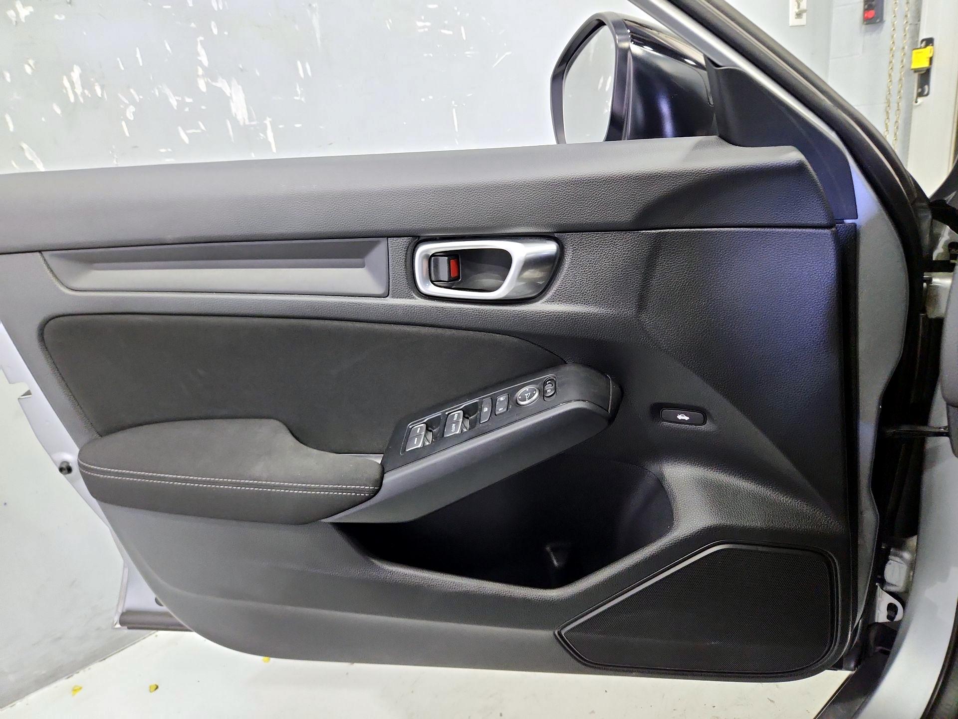 Thumbnail: 2023 Honda Civic - 12