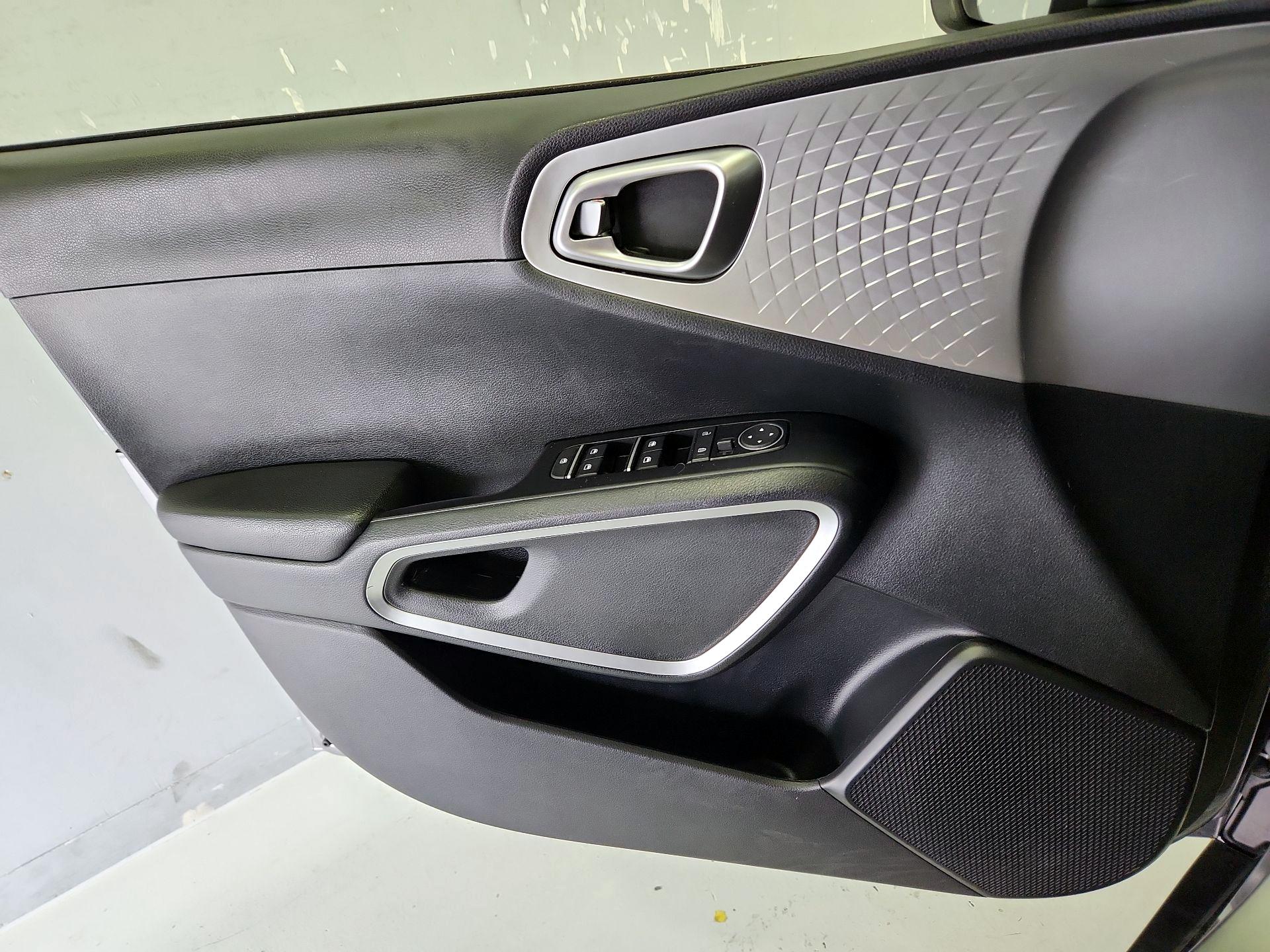 Thumbnail: 2023 Kia Soul - 12