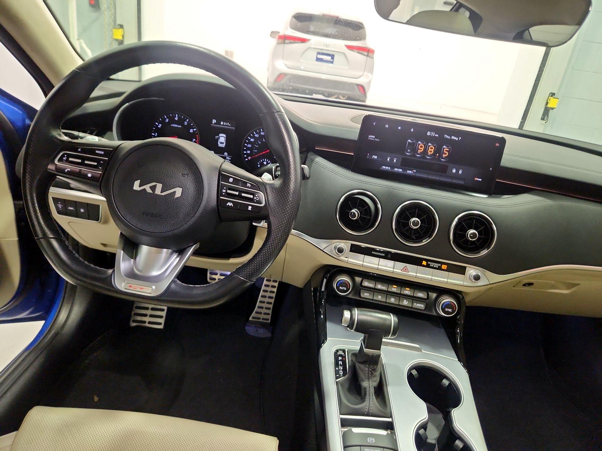 Thumbnail: 2022 Kia Stinger - 9