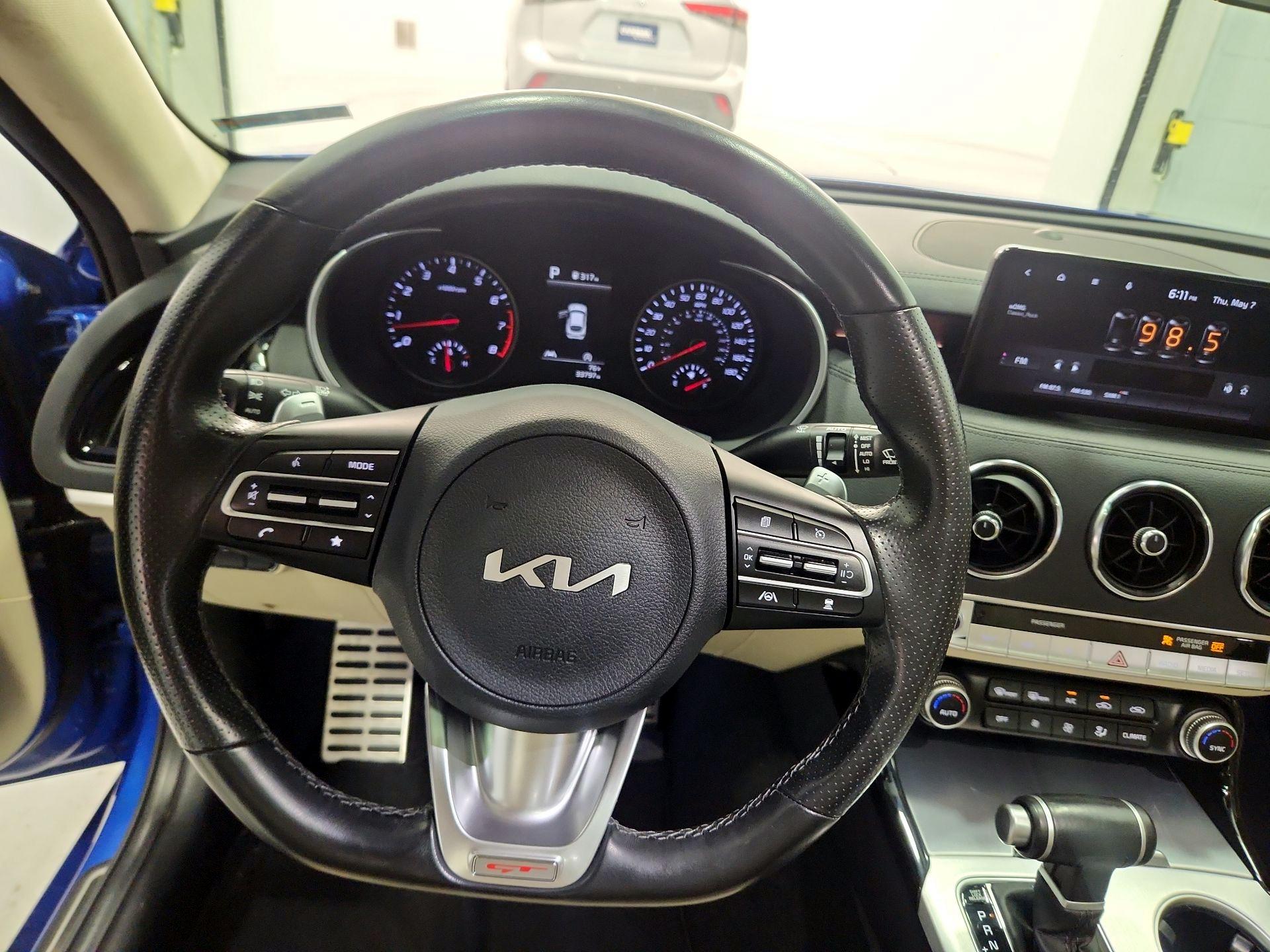 Thumbnail: 2022 Kia Stinger - 10