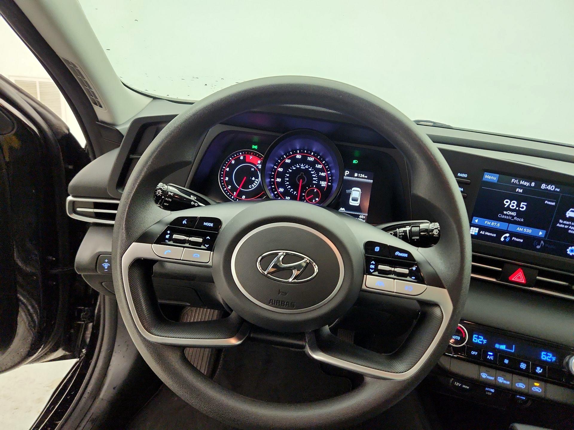 Thumbnail: 2022 Hyundai Elantra - 10
