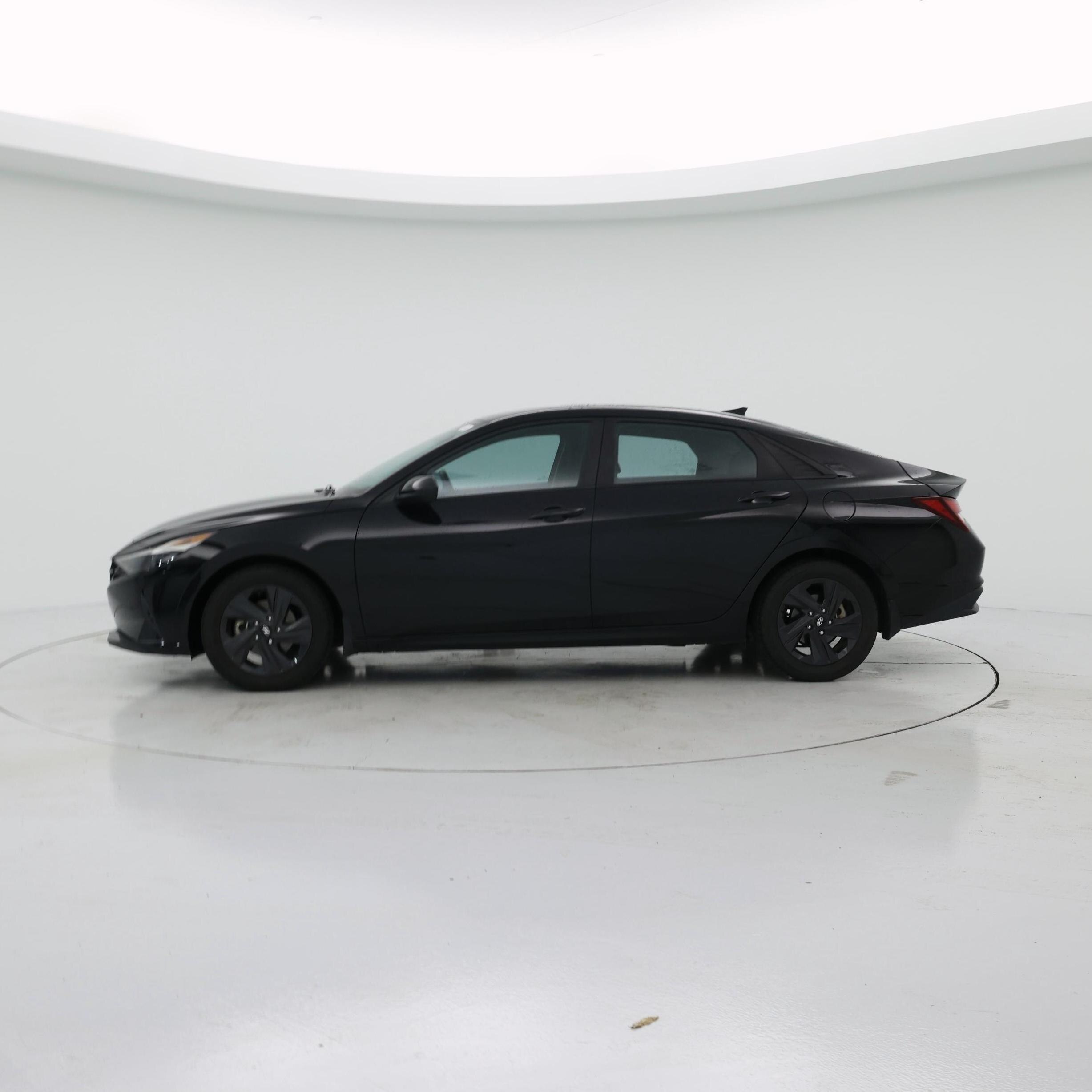 Thumbnail: 2022 Hyundai Elantra - 3