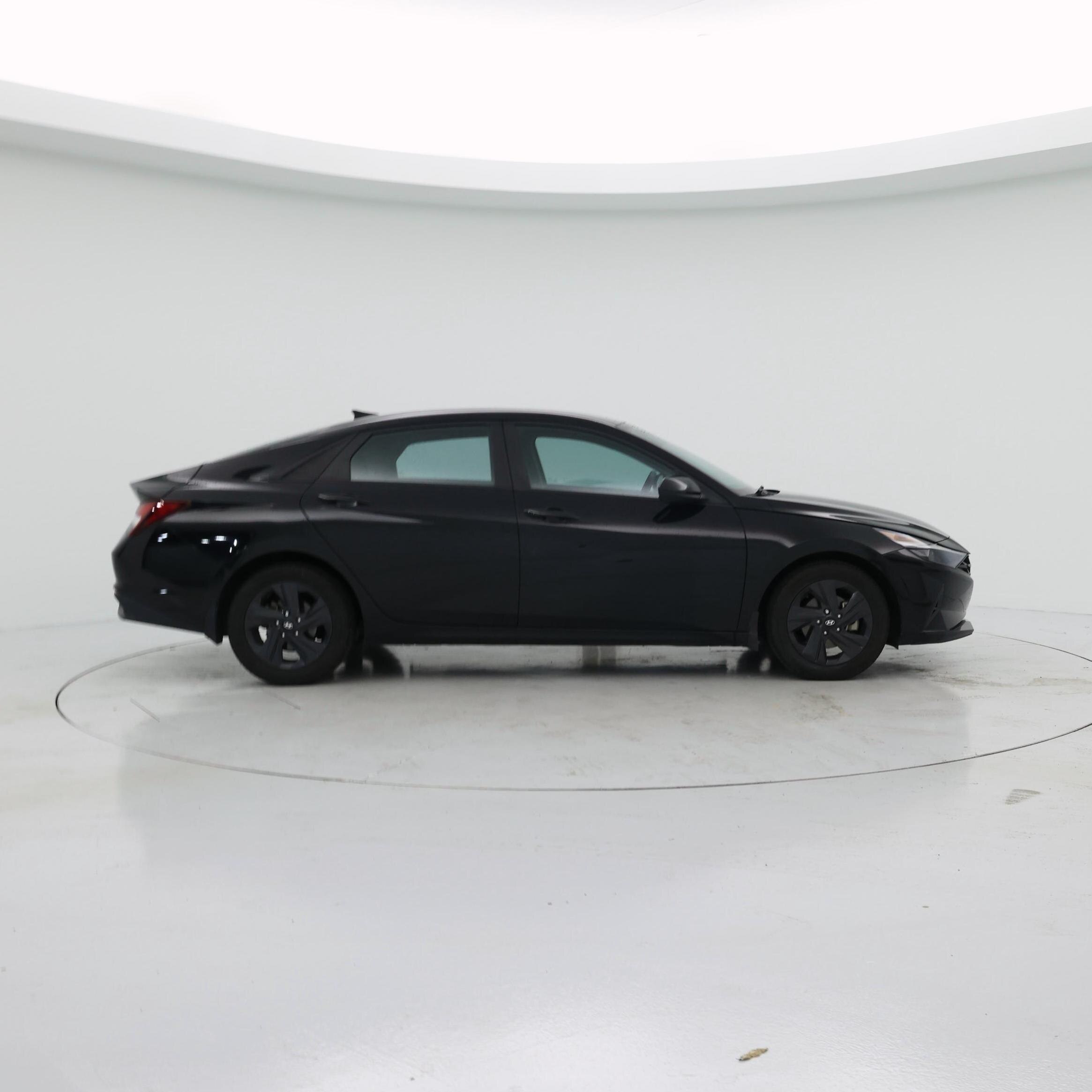Thumbnail: 2022 Hyundai Elantra - 7