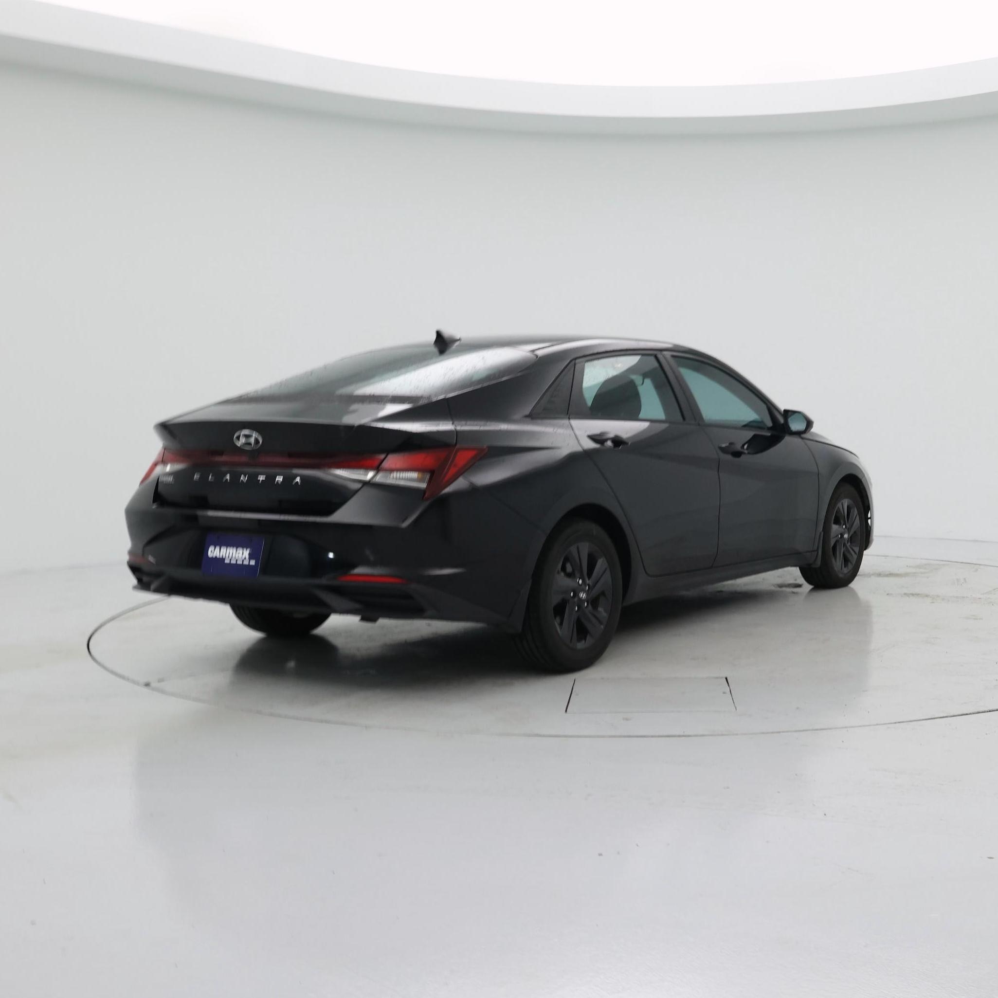 Thumbnail: 2022 Hyundai Elantra - 8