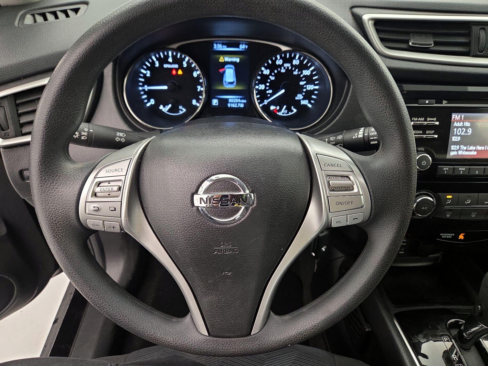 Thumbnail: 2015 Nissan Rogue - 10