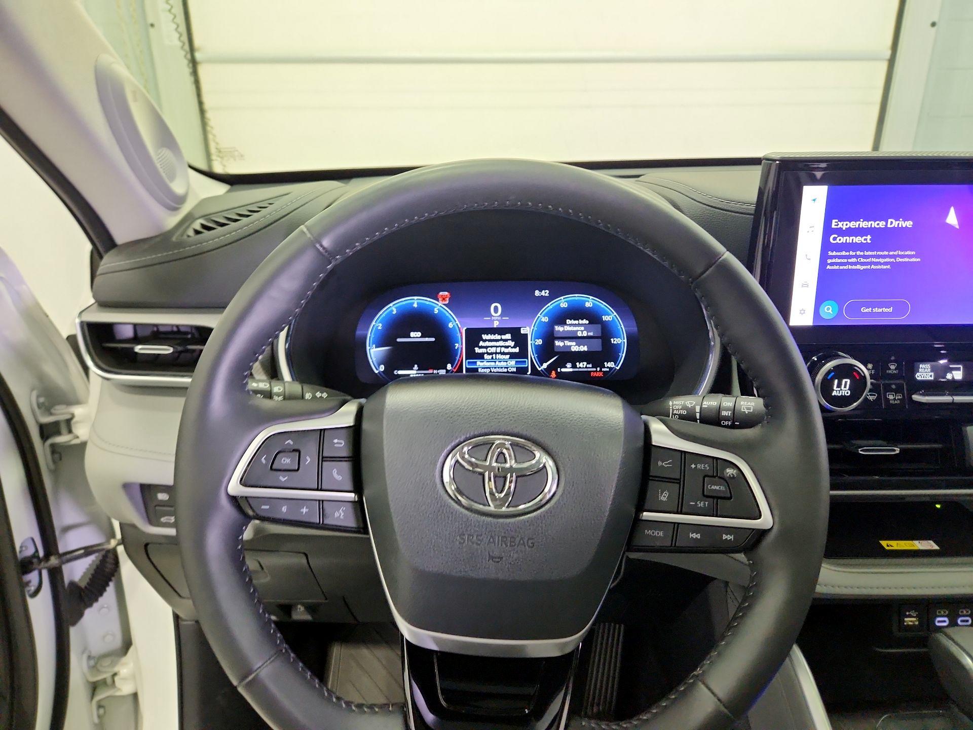 Thumbnail: 2024 Toyota Highlander - 10