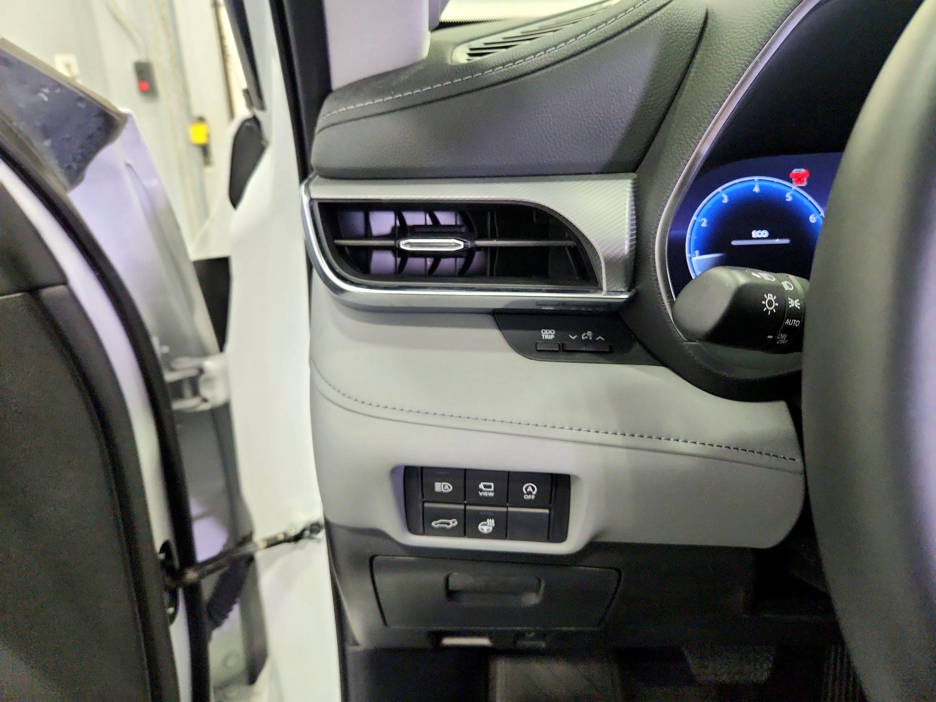Thumbnail: 2024 Toyota Highlander - 13