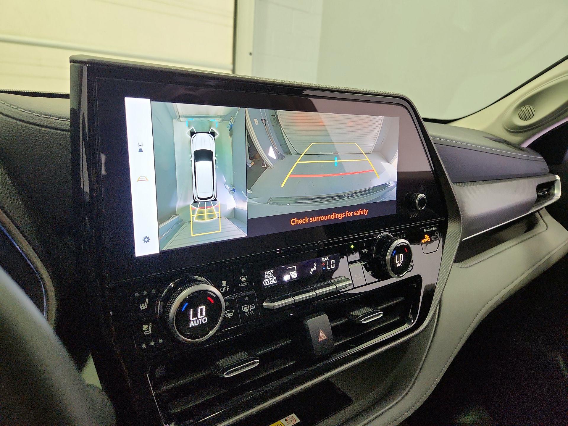 Thumbnail: 2024 Toyota Highlander - 15