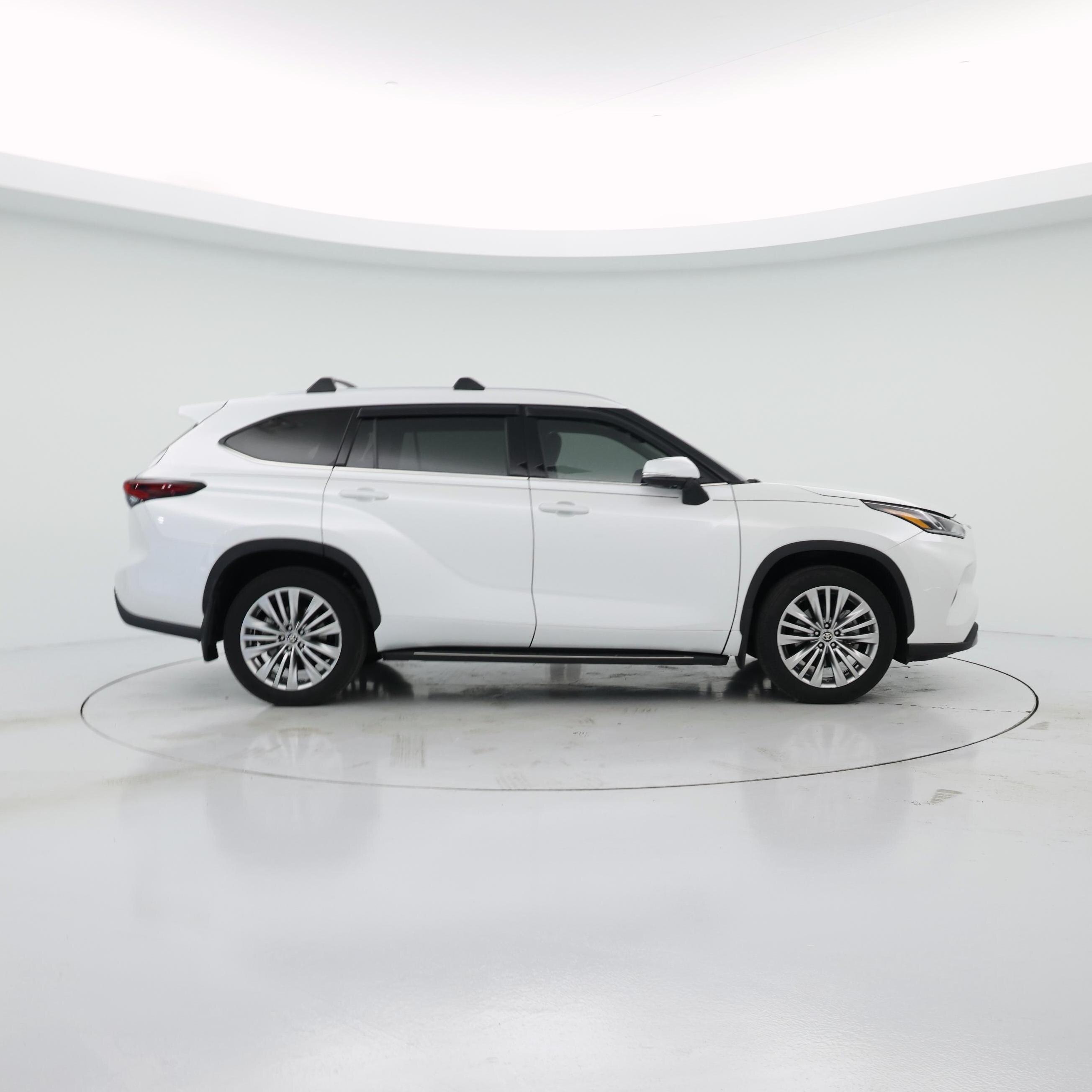 Thumbnail: 2024 Toyota Highlander - 7