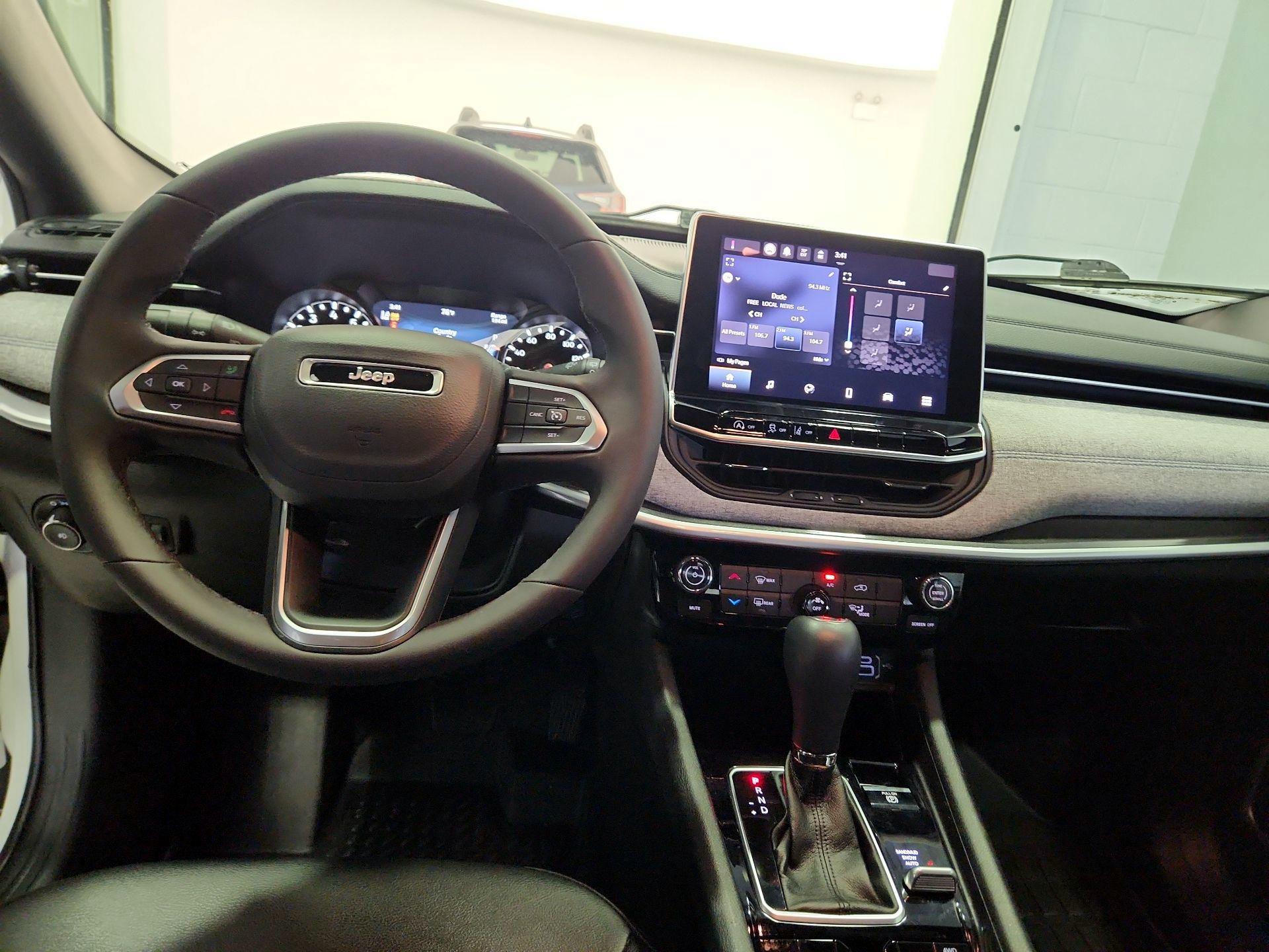 Thumbnail: 2023 Jeep Compass - 9