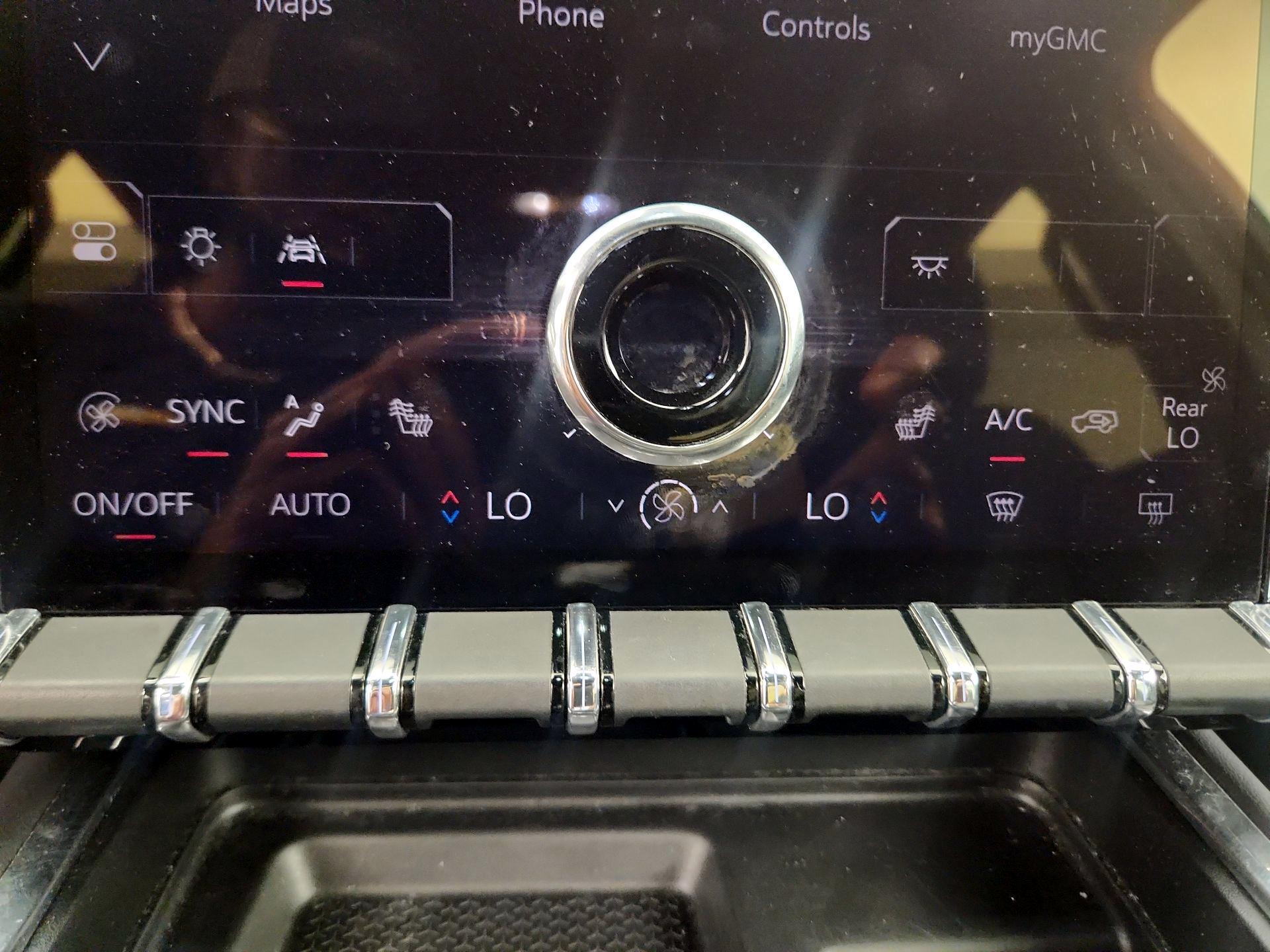 Thumbnail: 2025 GMC Acadia - 15