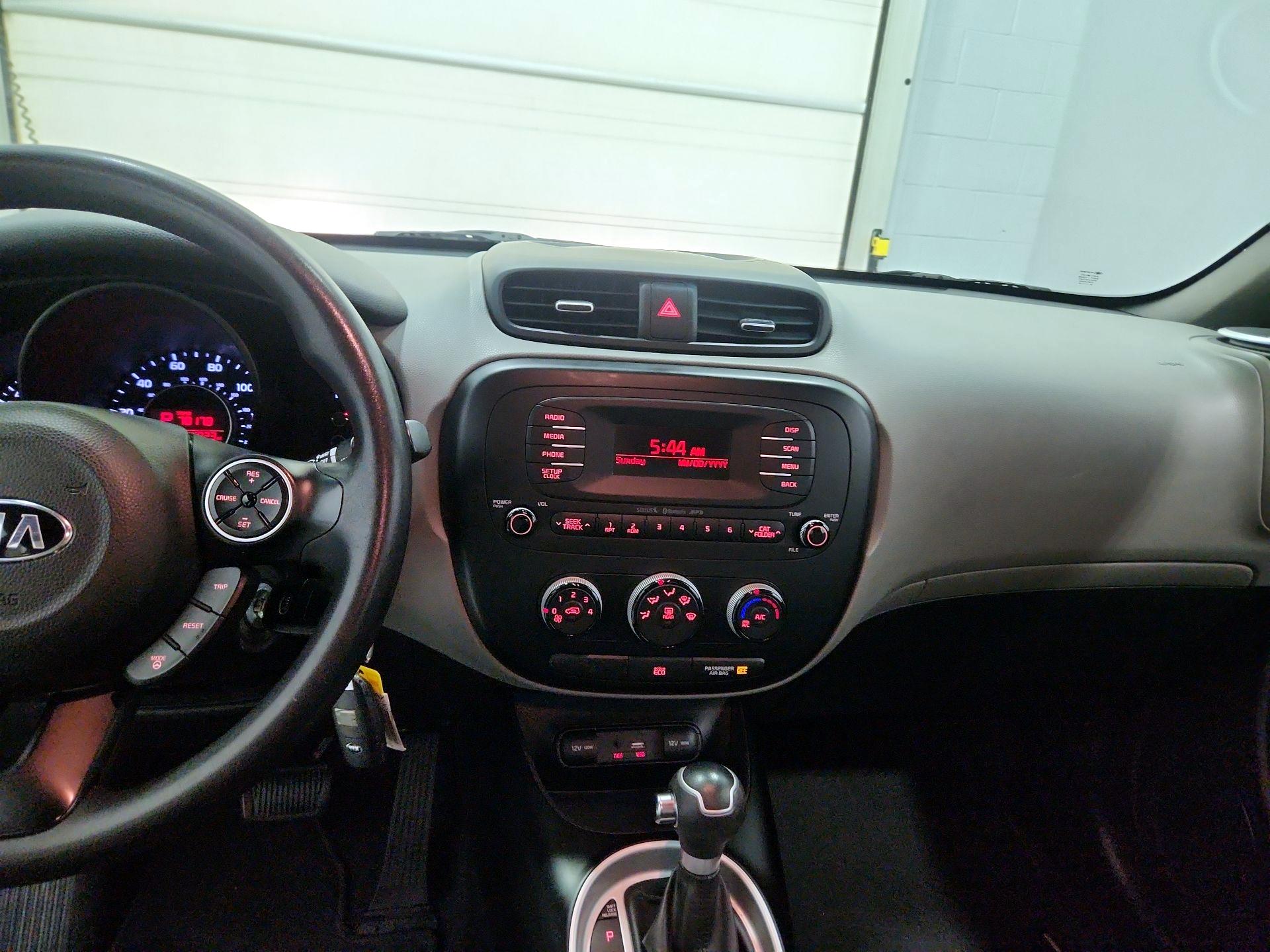 Thumbnail: 2015 Kia Soul - 9