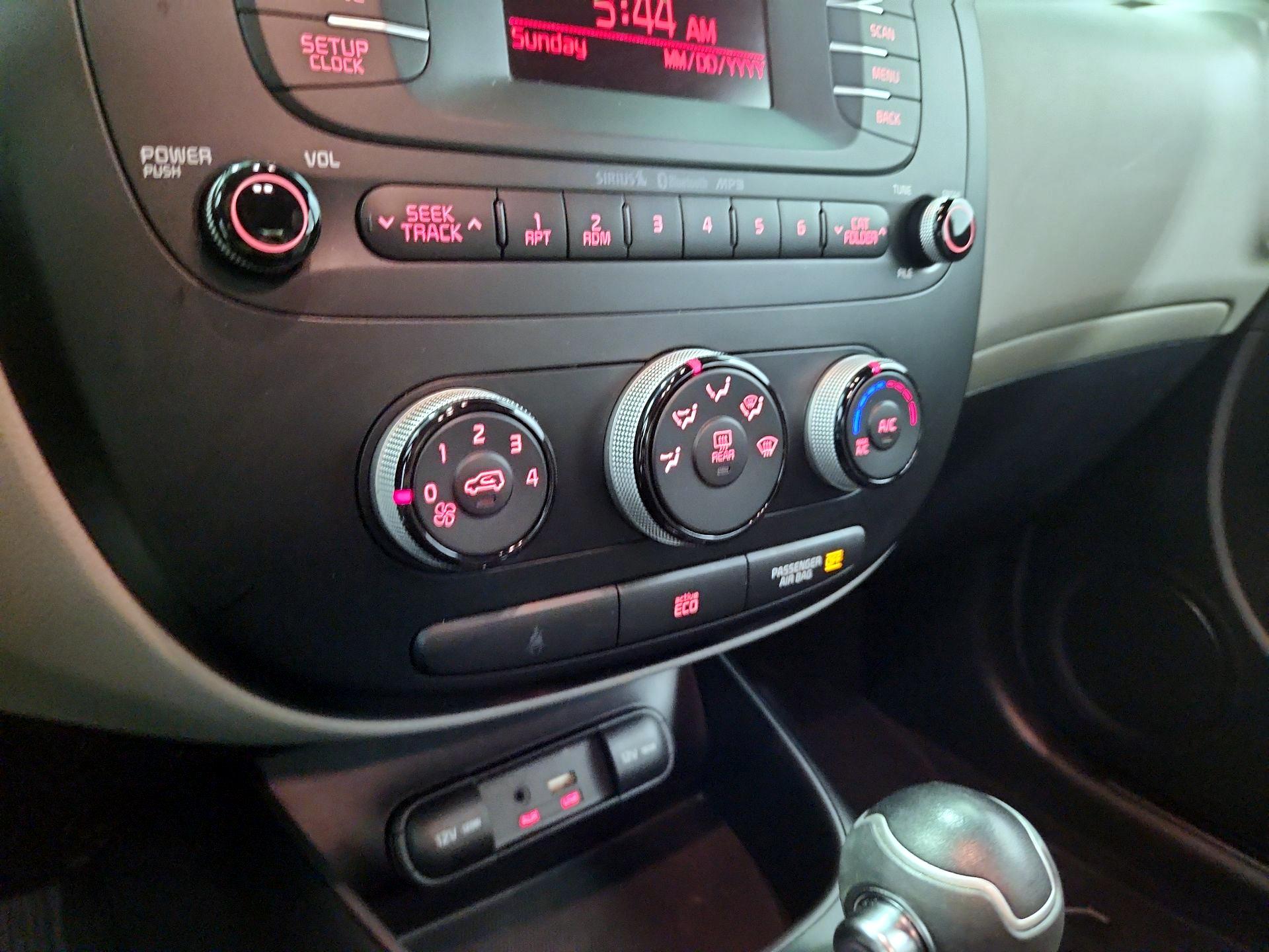 Thumbnail: 2015 Kia Soul - 15