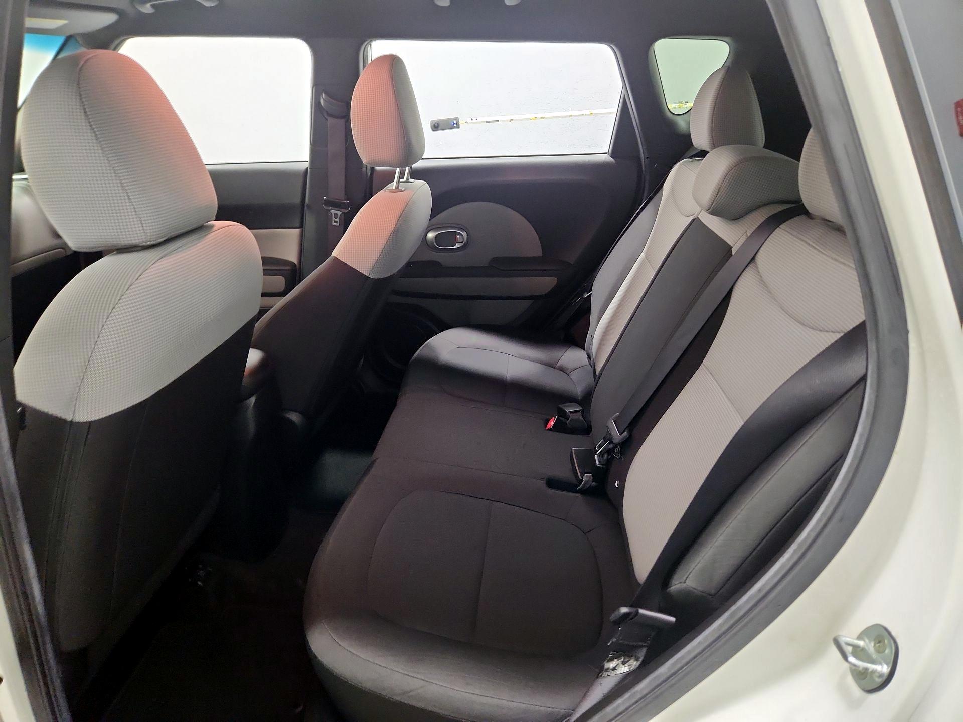 Thumbnail: 2015 Kia Soul - 18