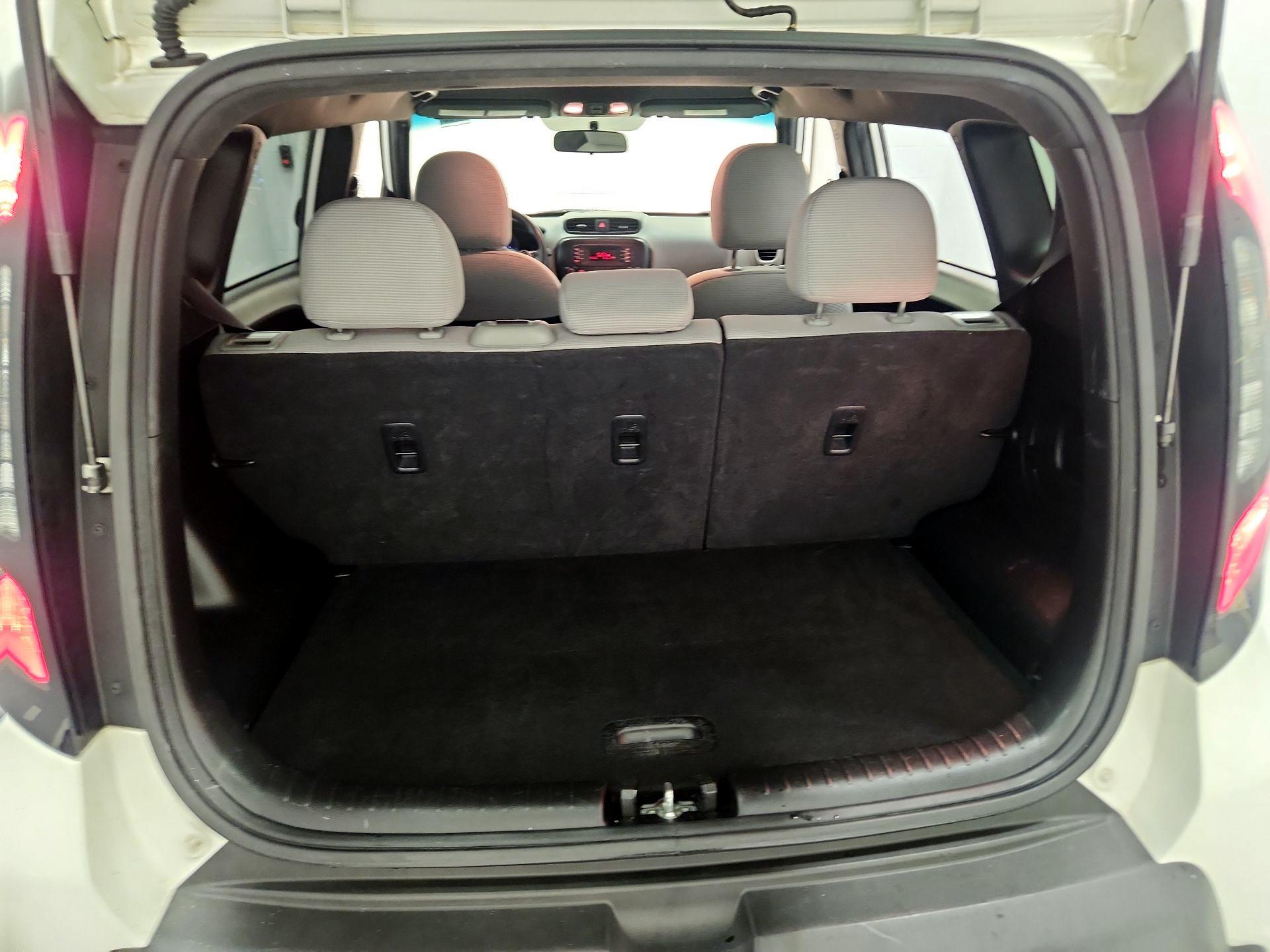 Thumbnail: 2015 Kia Soul - 19