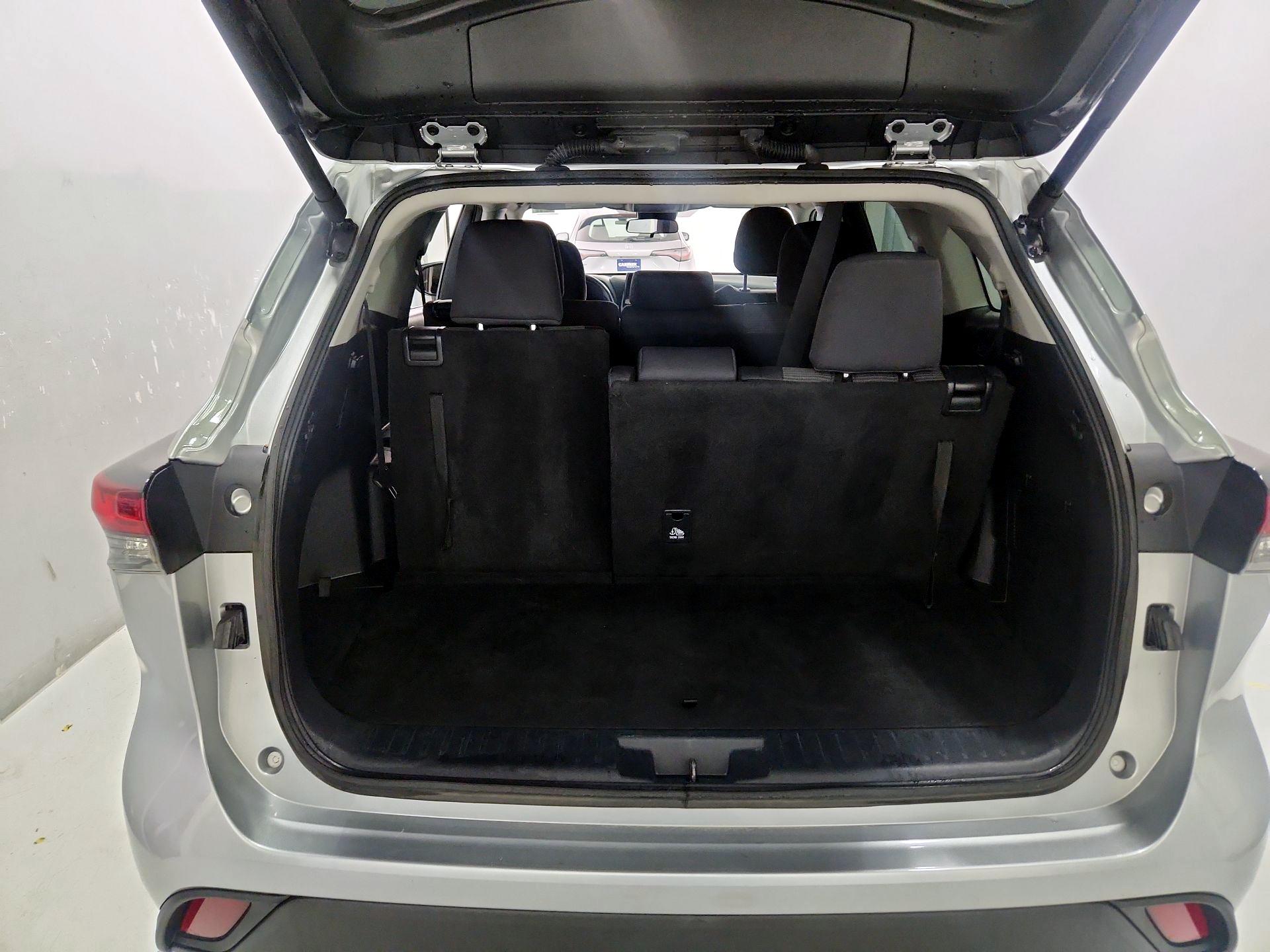 Thumbnail: 2024 Toyota Highlander - 20