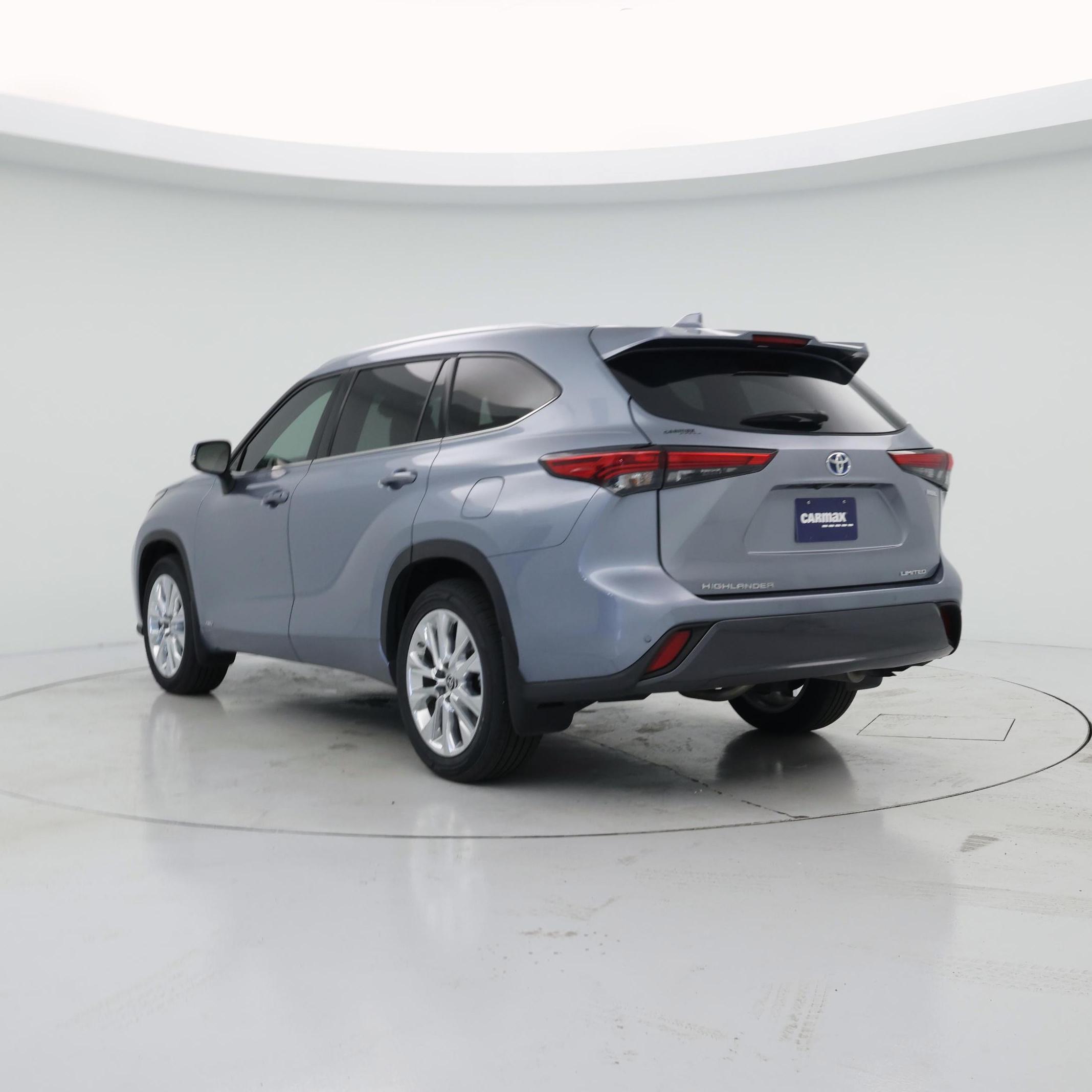 Thumbnail: 2023 Toyota Highlander - 2