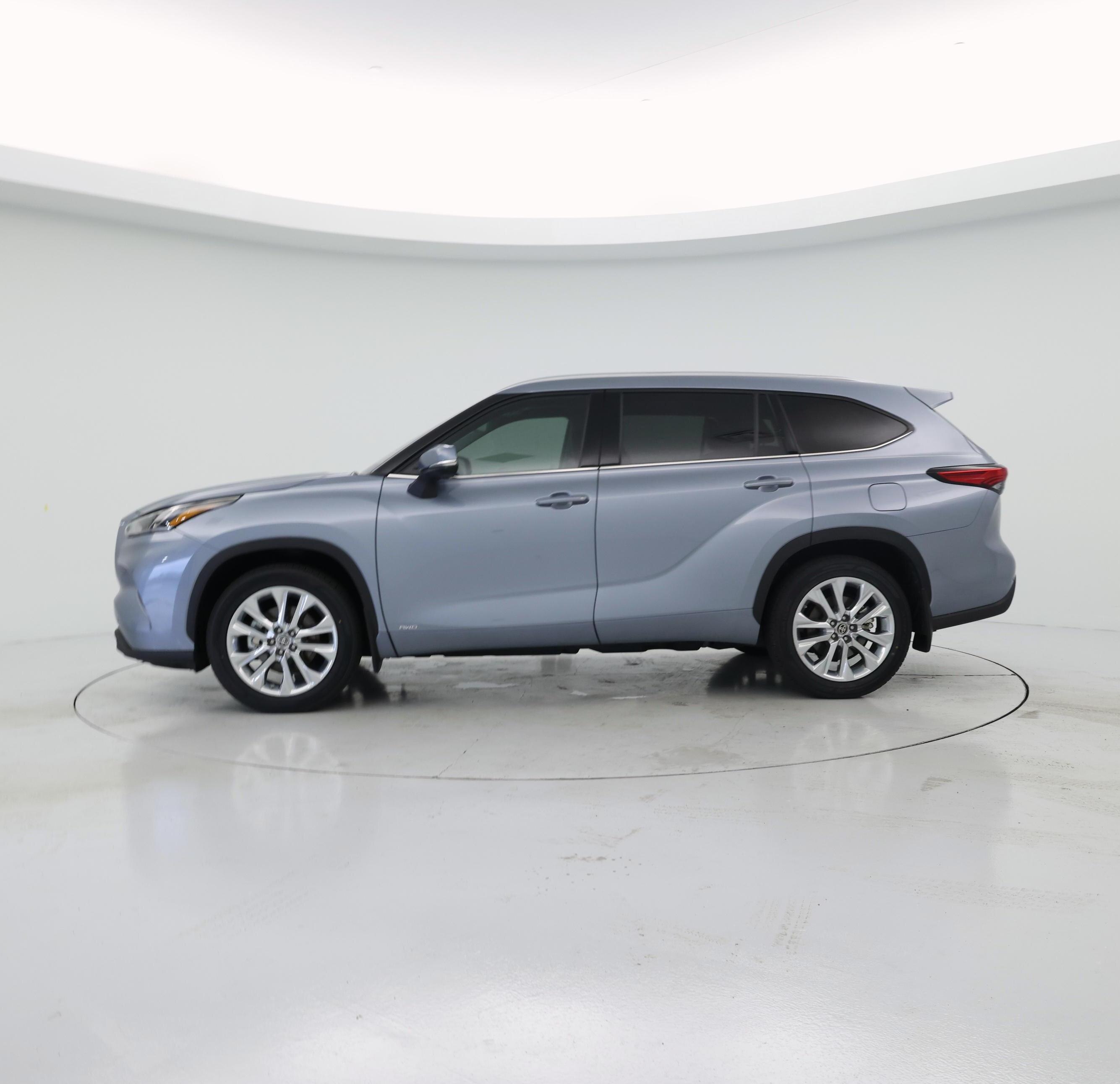 Thumbnail: 2023 Toyota Highlander - 3