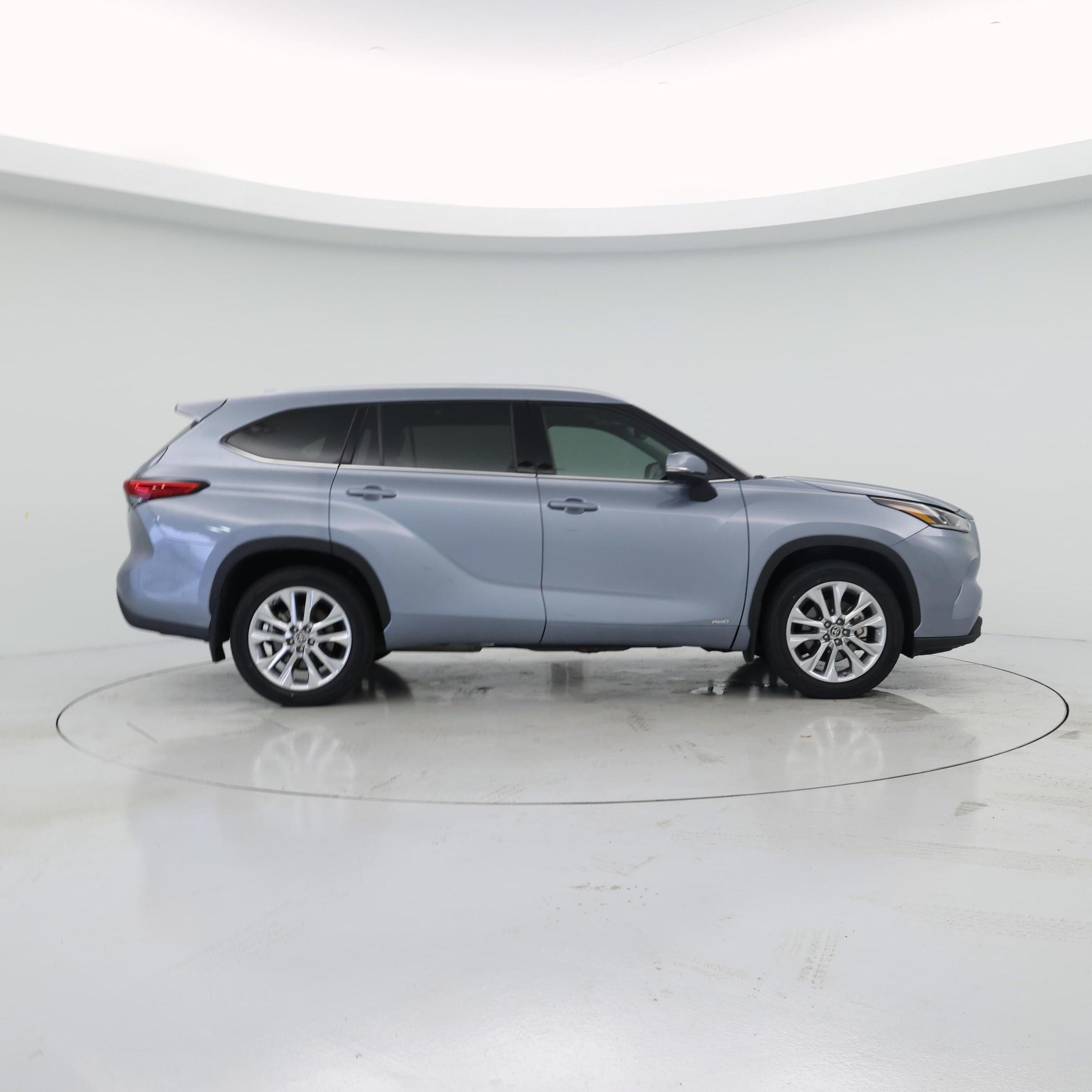 Thumbnail: 2023 Toyota Highlander - 7