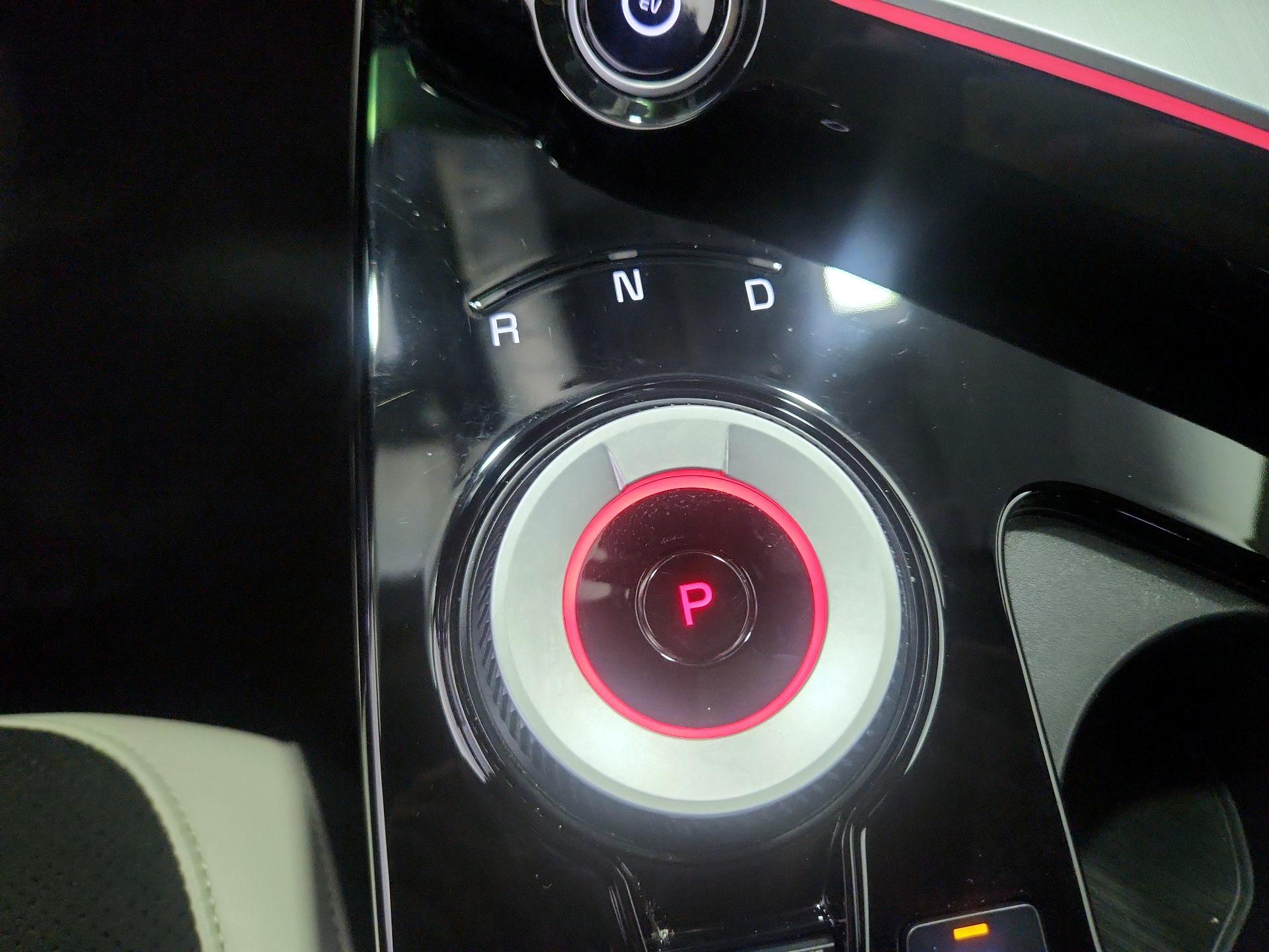 Thumbnail: 2023 Kia EV6 - 17