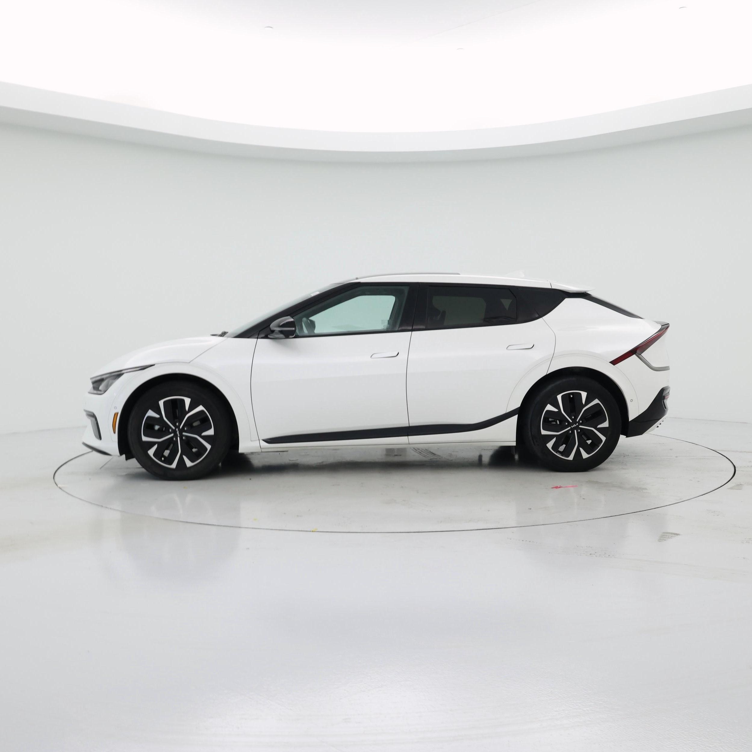 Thumbnail: 2023 Kia EV6 - 3